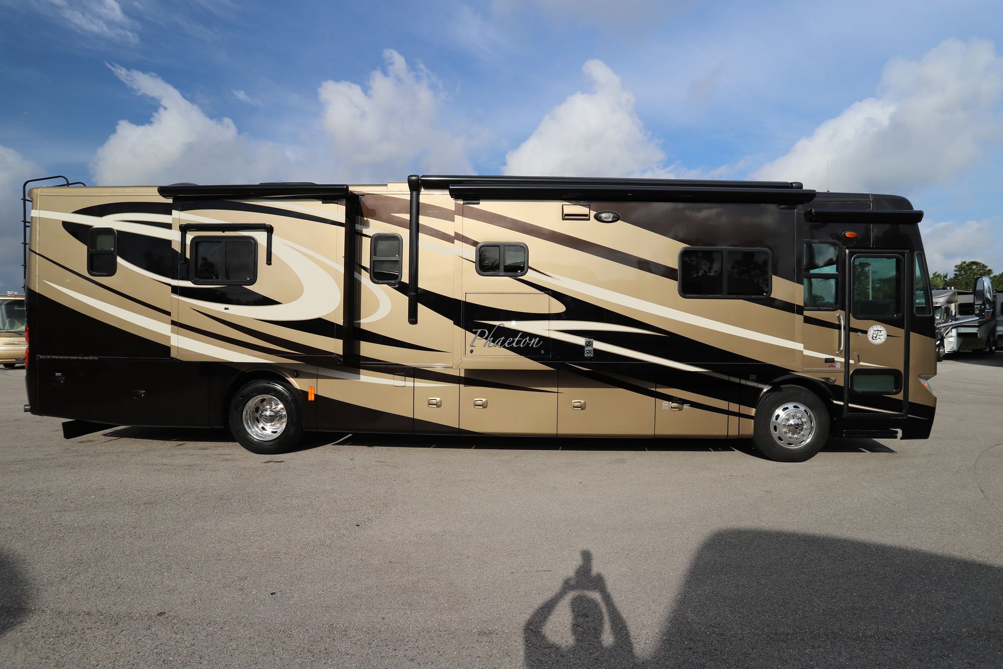 Used 2012 Tiffin Motor Homes Phaeton 40QBH Class A  For Sale