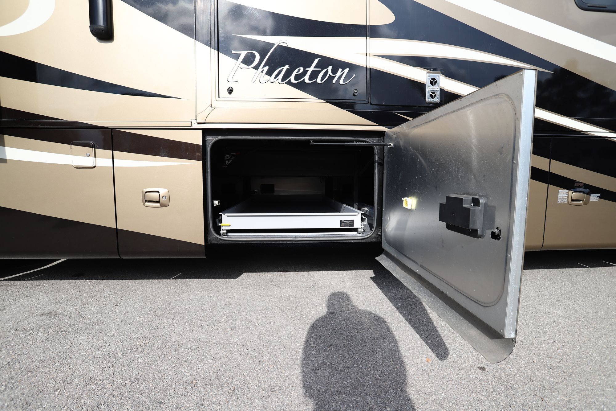 Used 2012 Tiffin Motor Homes Phaeton 40QBH Class A  For Sale