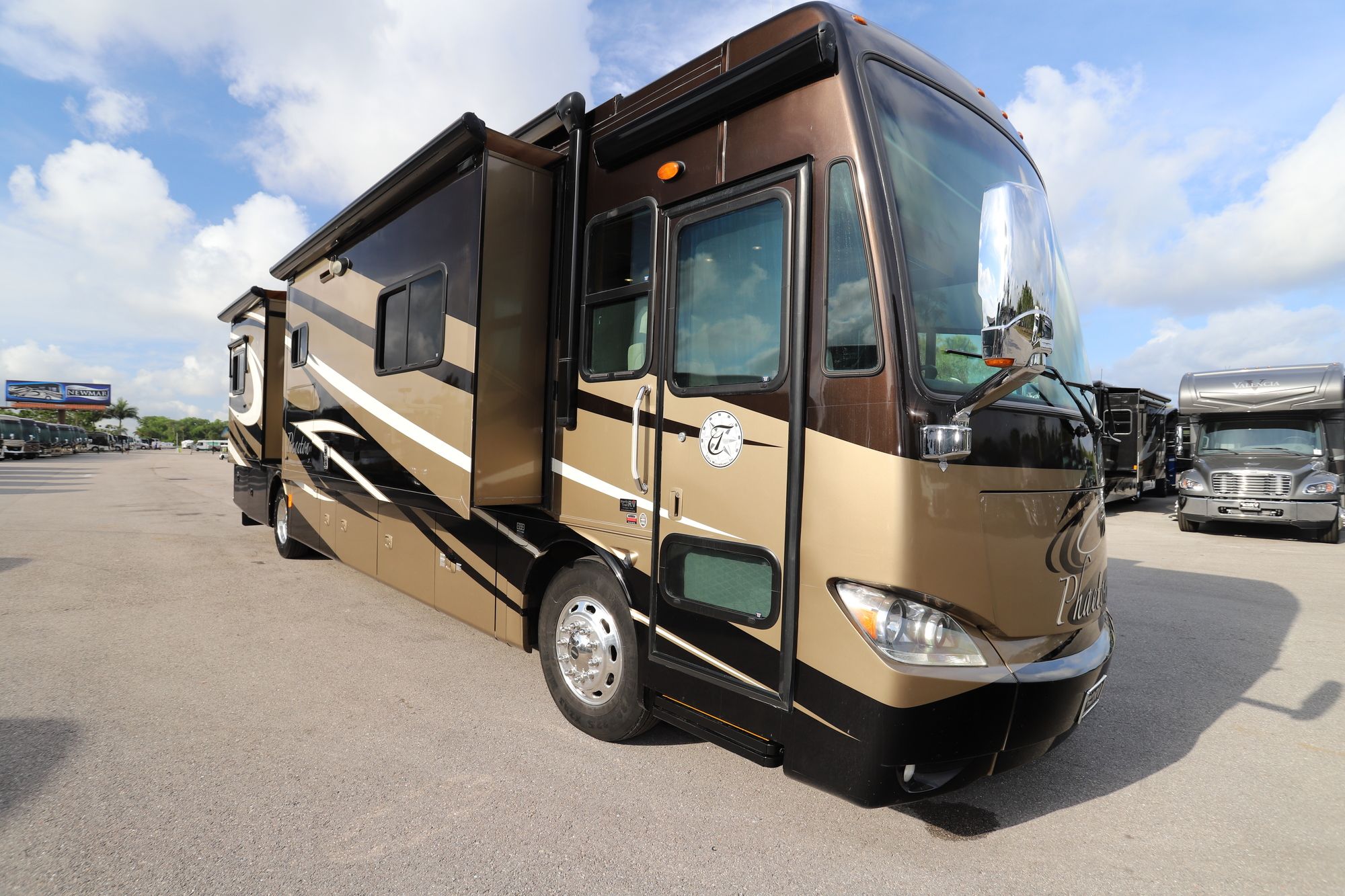 Used 2012 Tiffin Motor Homes Phaeton 40QBH Class A  For Sale