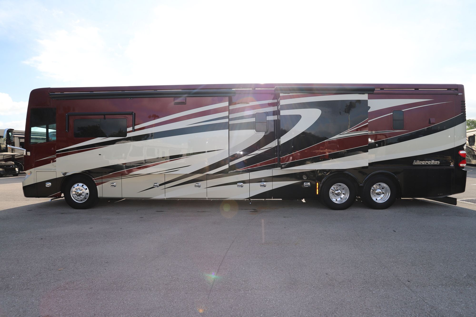 Used 2015 Tiffin Motor Homes Allegro Bus 45OP Class A  For Sale