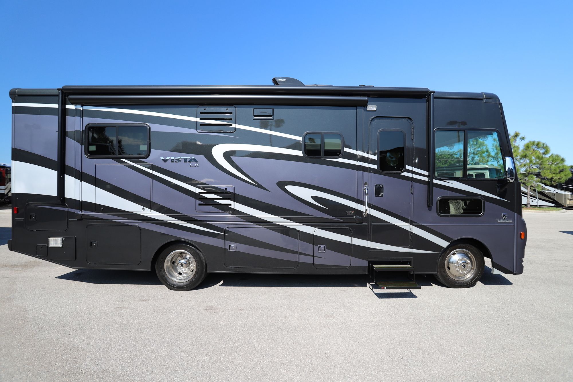 Used 2018 Winnebago Vista Lx 27N Class A  For Sale