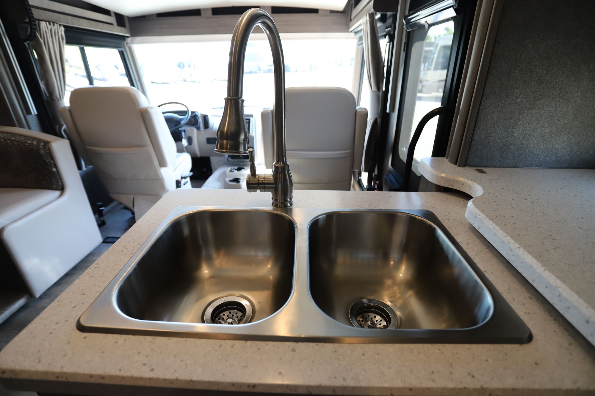 Used 2018 Winnebago Vista Lx 27N Class A  For Sale