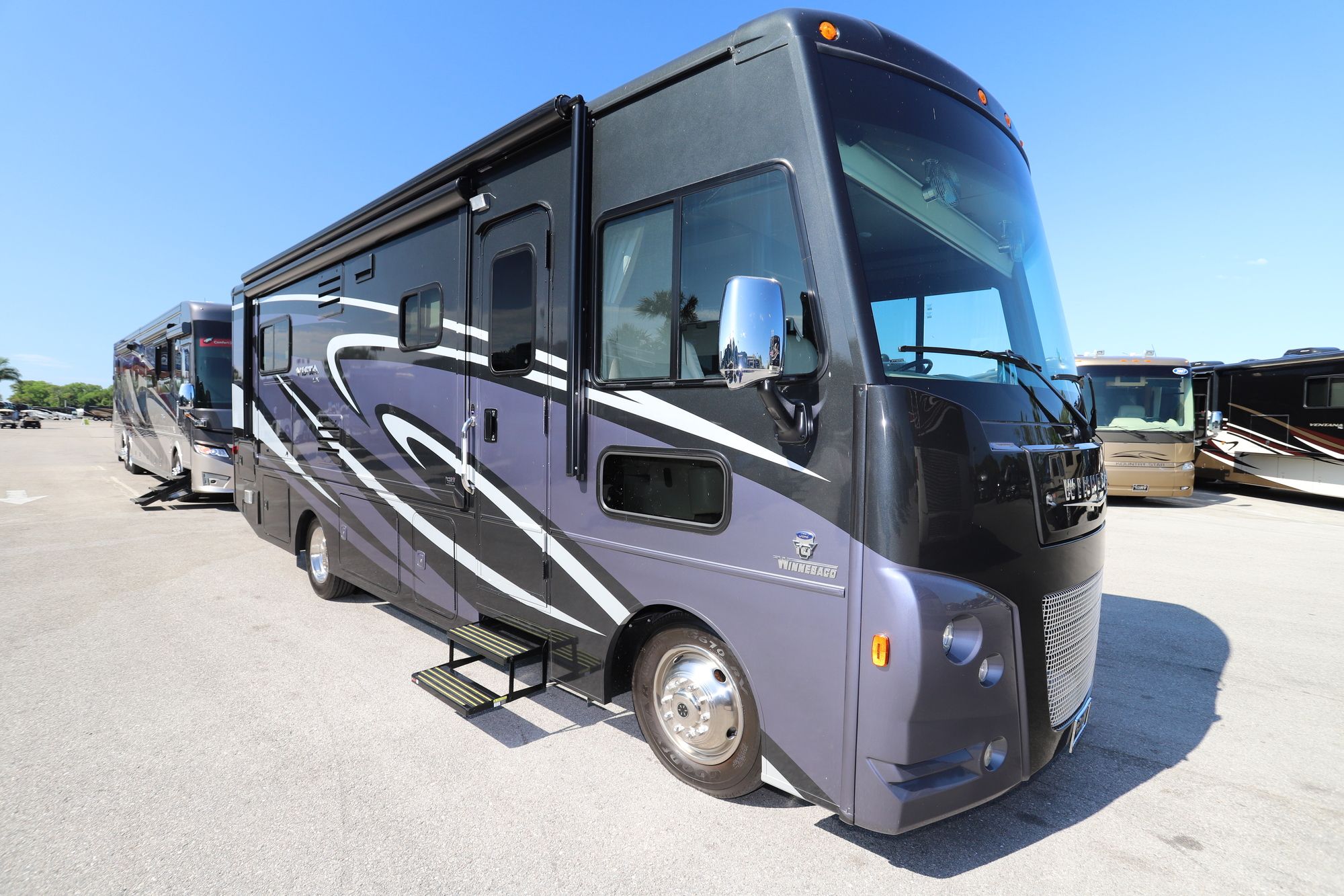 Used 2018 Winnebago Vista Lx 27N Class A  For Sale