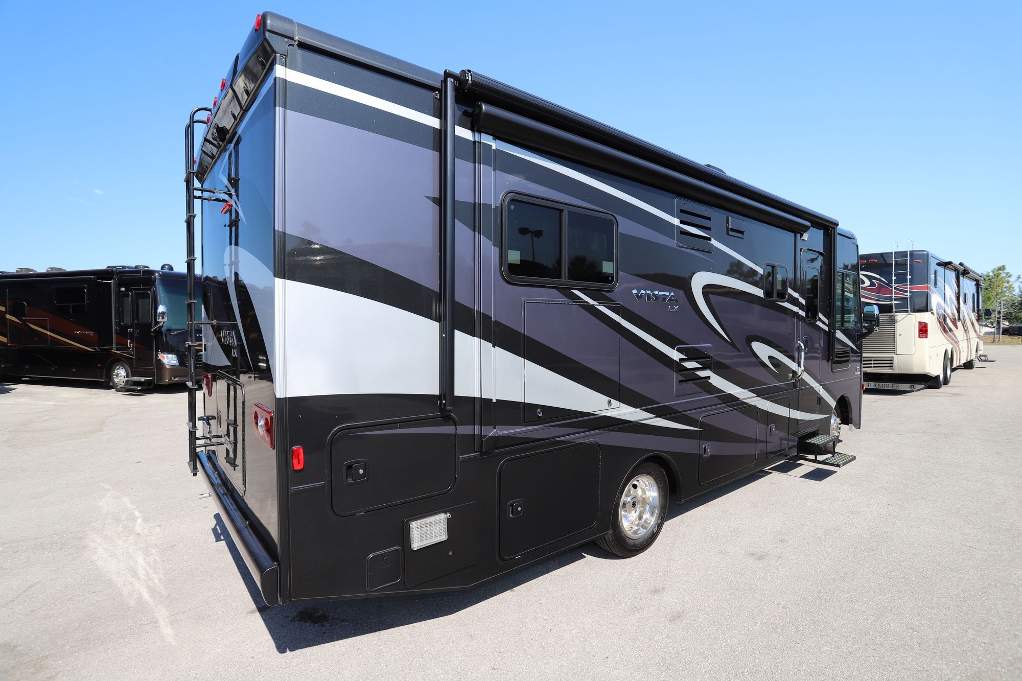 Used 2018 Winnebago Vista Lx 27N Class A  For Sale