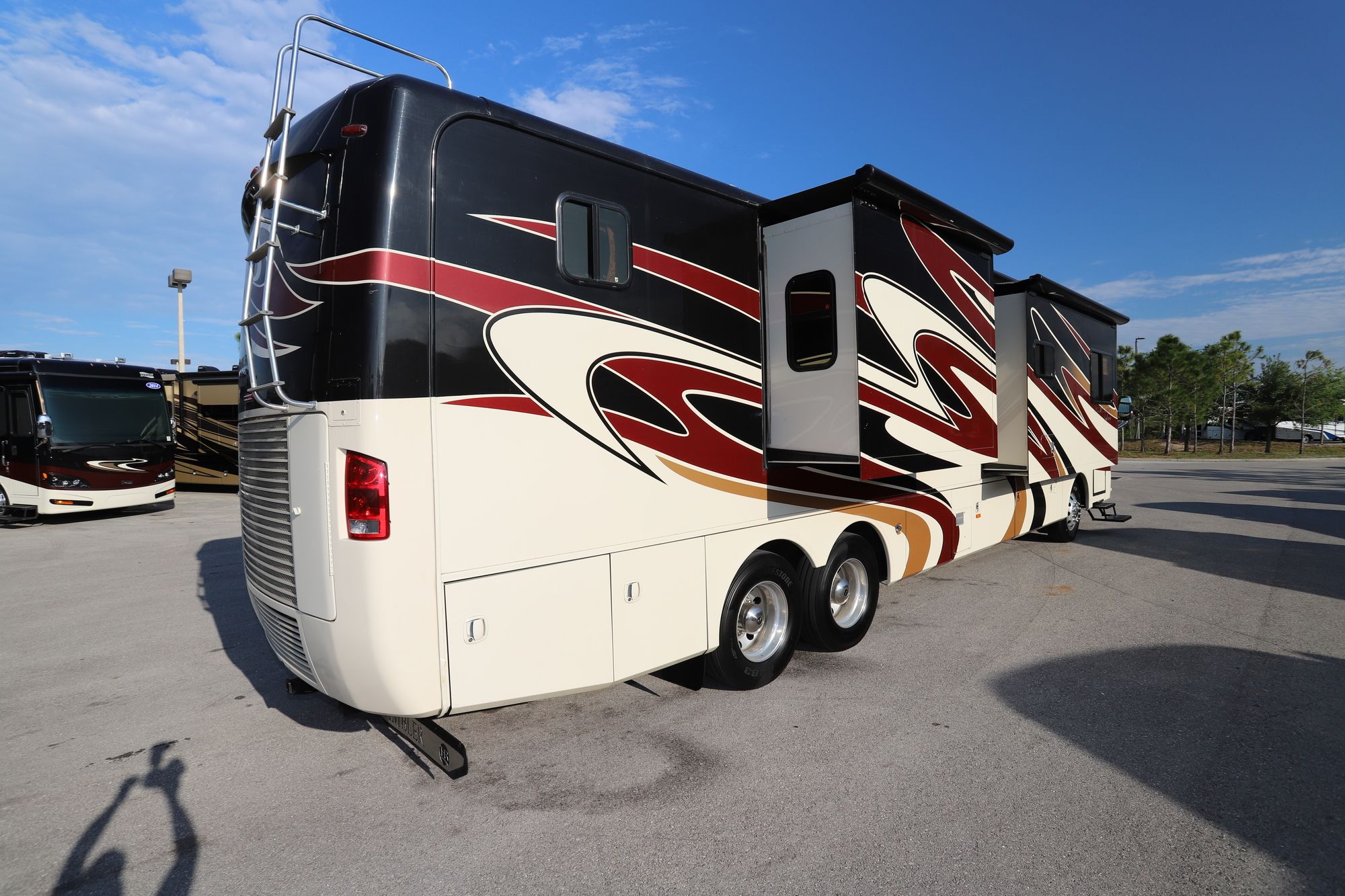 Used 2011 Holiday Rambler Endeavor 43PAQ Class A  For Sale