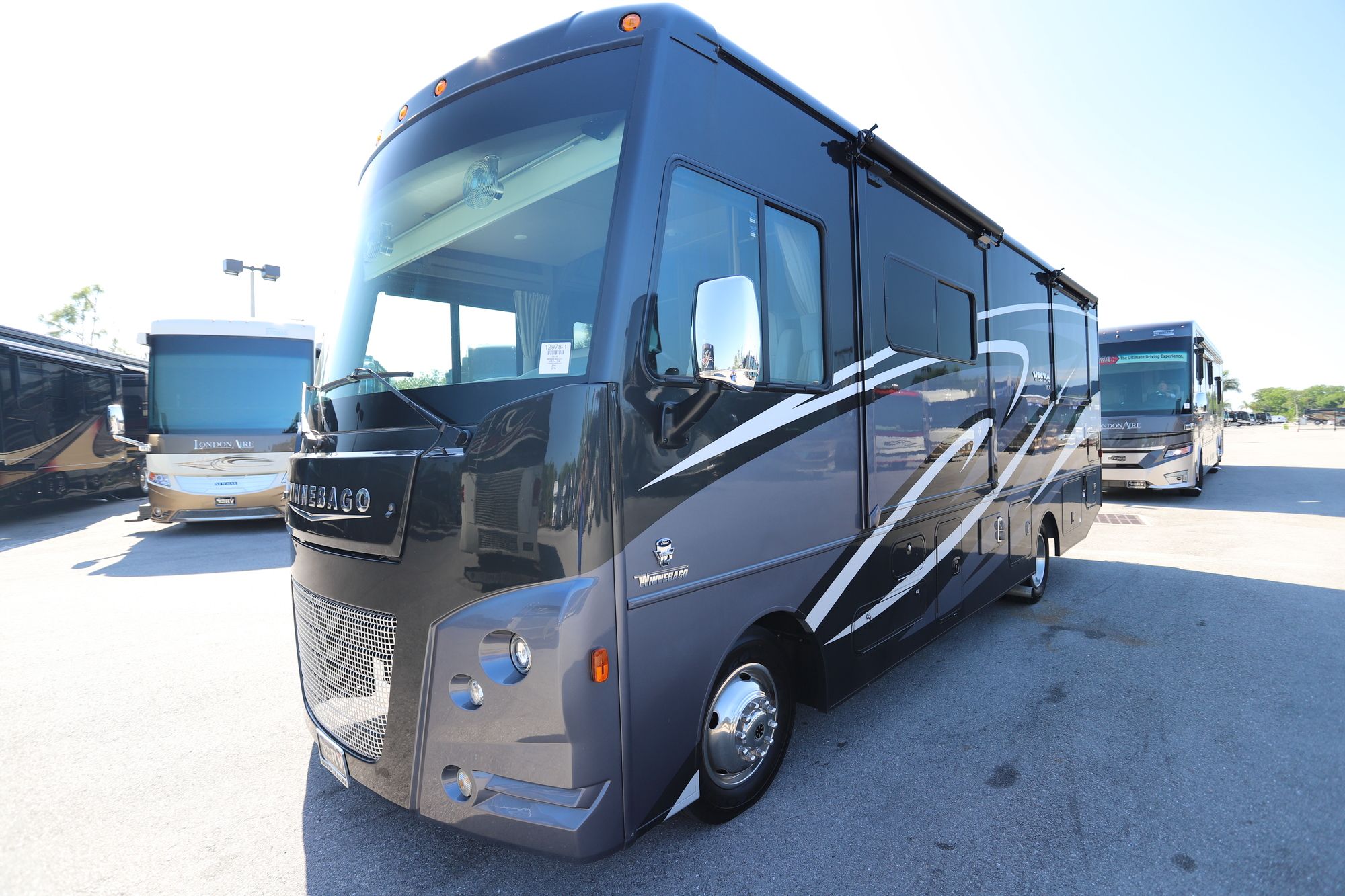 Used 2018 Winnebago Vista Lx 27N Class A  For Sale