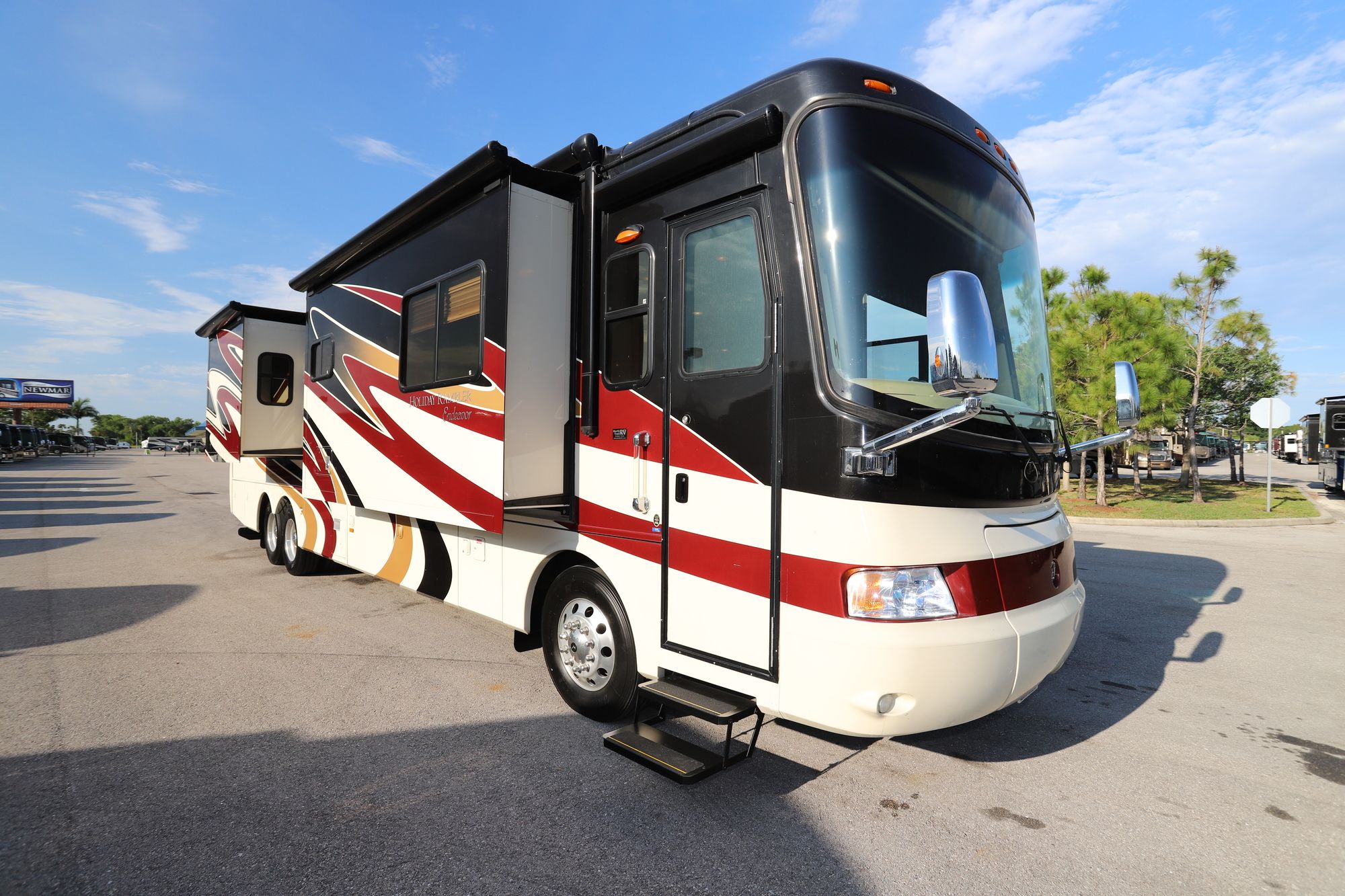 Used 2011 Holiday Rambler Endeavor 43PAQ Class A  For Sale