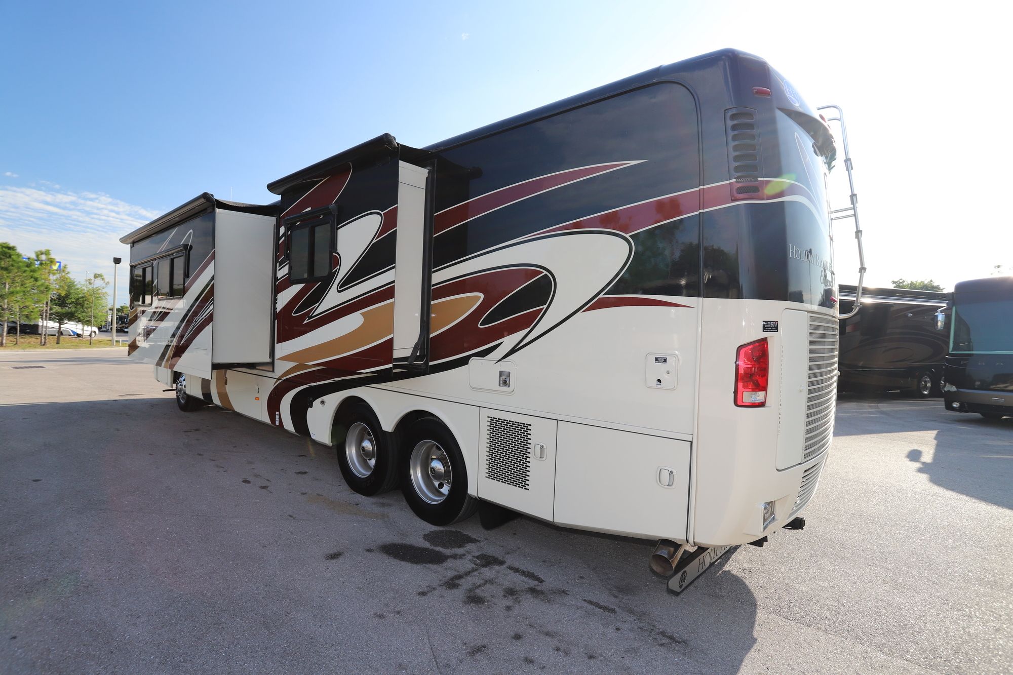 Used 2011 Holiday Rambler Endeavor 43PAQ Class A  For Sale