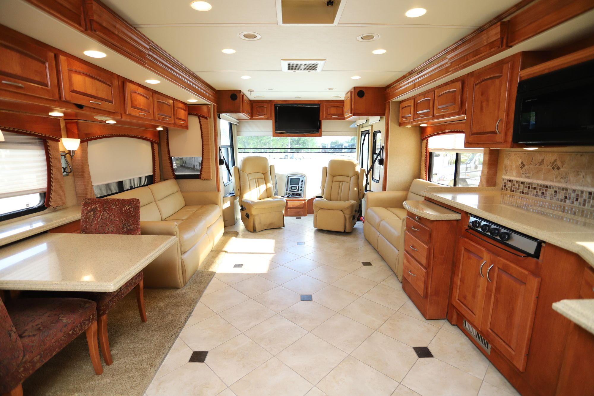 Used 2011 Holiday Rambler Endeavor 43PAQ Class A  For Sale