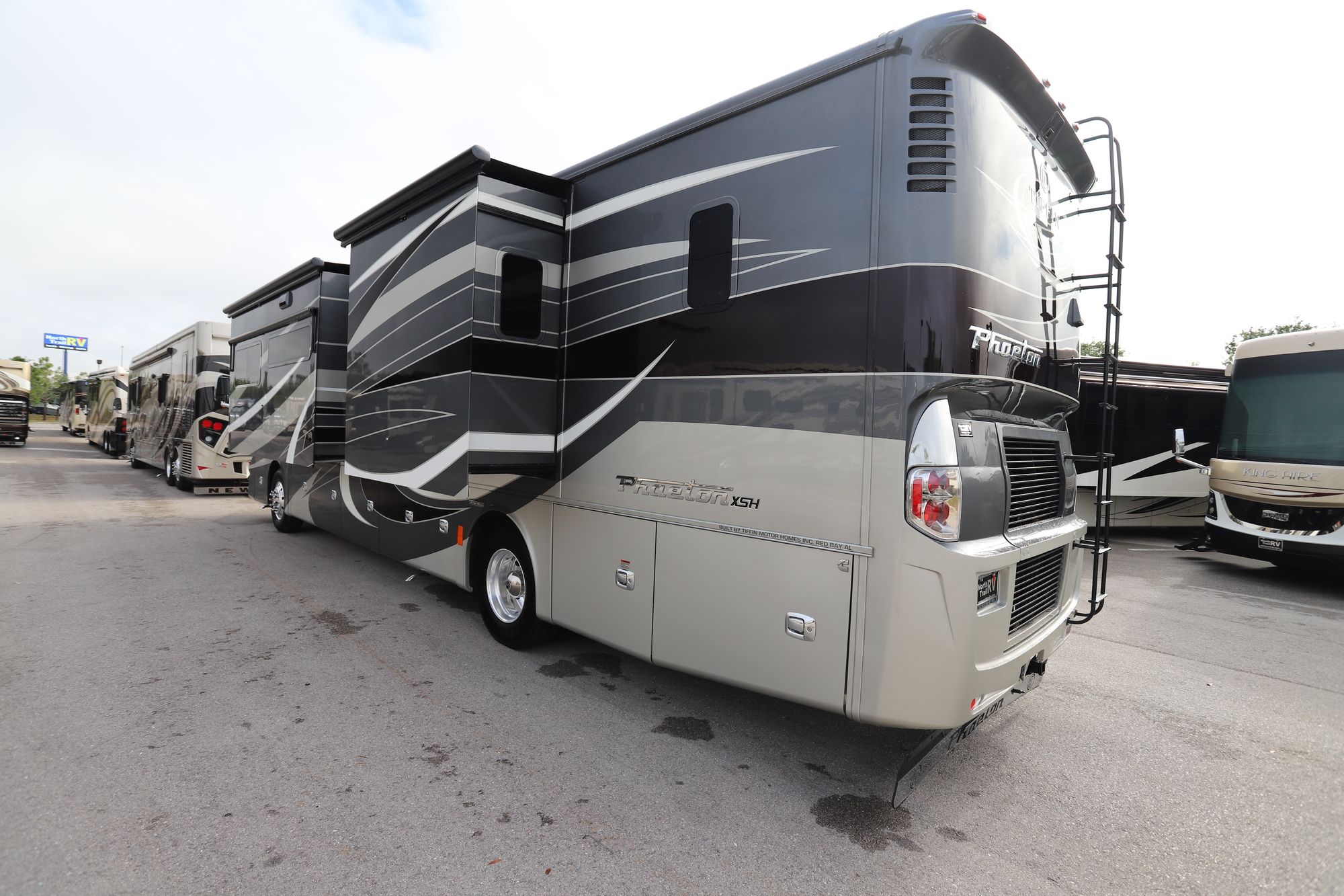 Used 2019 Tiffin Motor Homes Phaeton 40IH Class A  For Sale