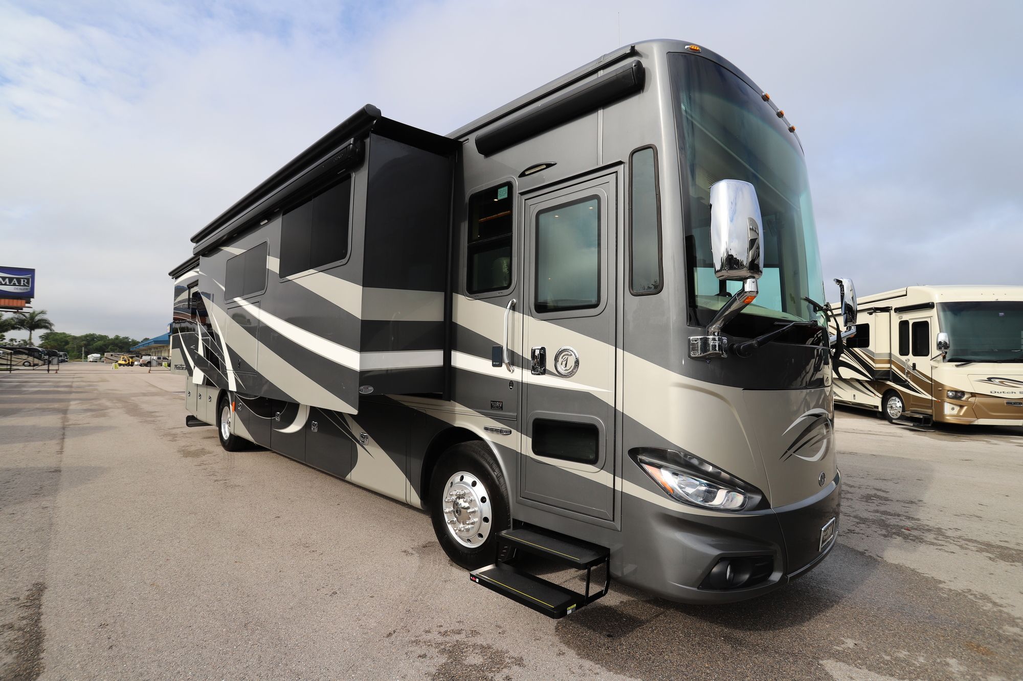 Used 2019 Tiffin Motor Homes Phaeton 40IH Class A  For Sale