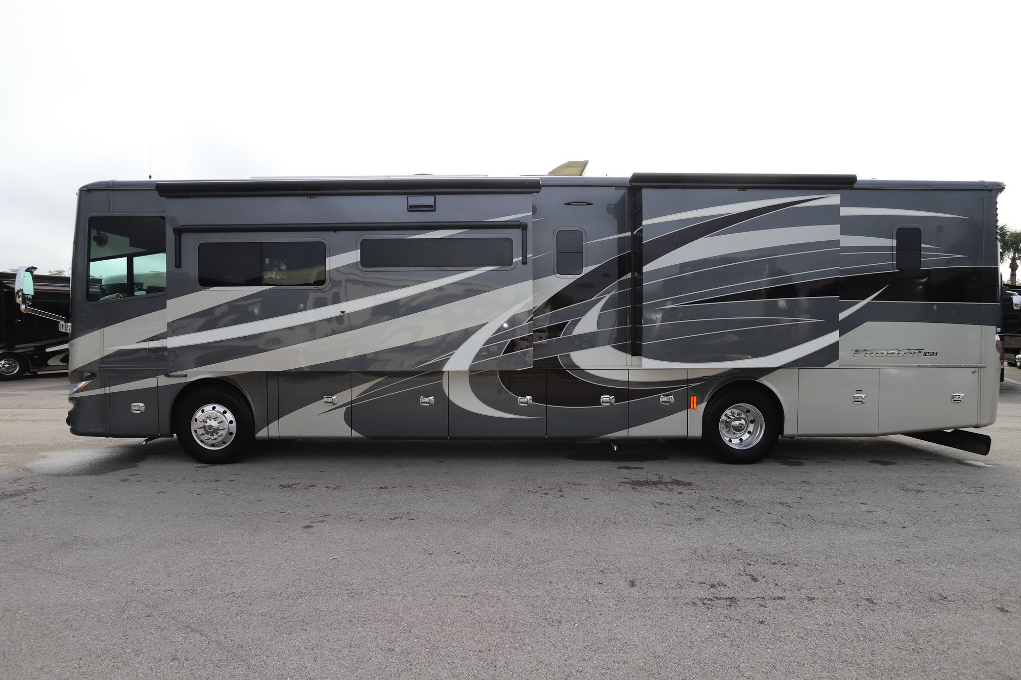 Used 2019 Tiffin Motor Homes Phaeton 40IH Class A  For Sale