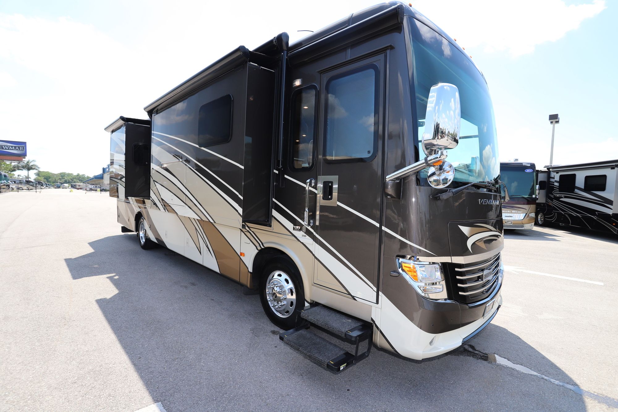 Used 2016 Newmar Ventana 3709 Class A  For Sale