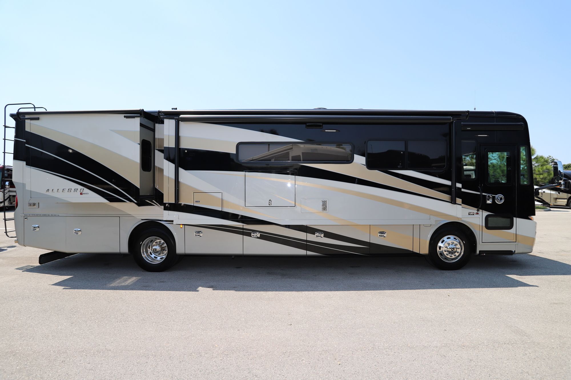 Used 2020 Tiffin Motor Homes Allegro Red 37PA Class A  For Sale