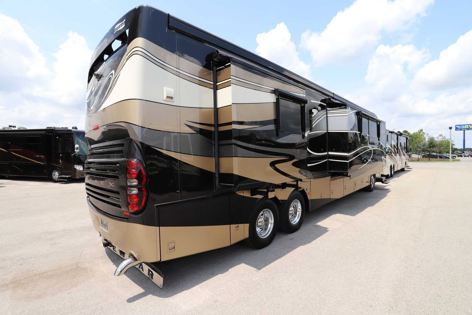 Used 2014 Newmar Essex 4557 Class A  For Sale