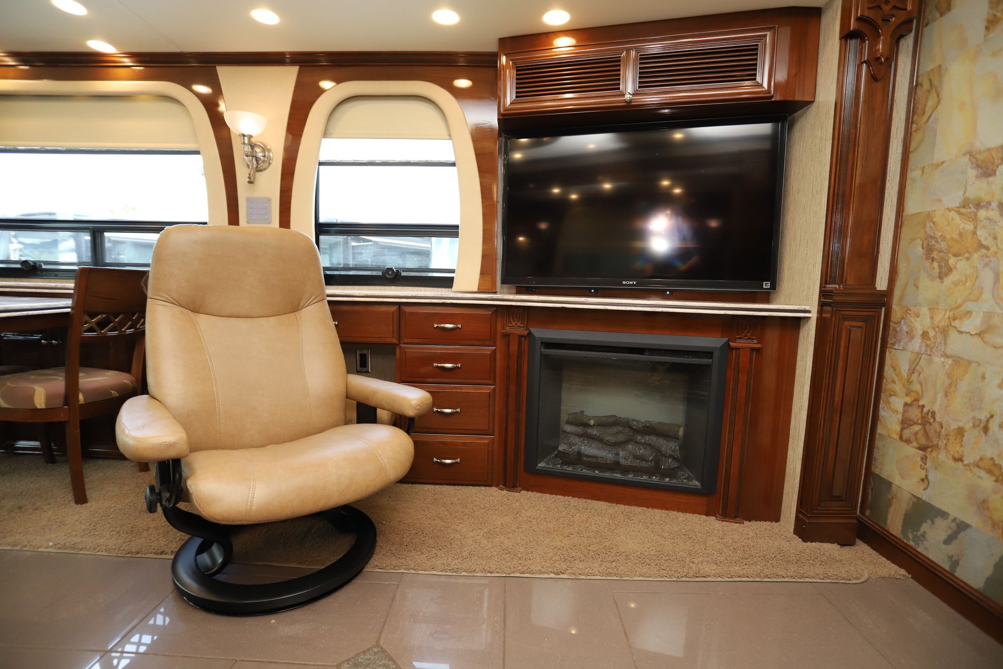 Used 2014 Newmar Essex 4557 Class A  For Sale