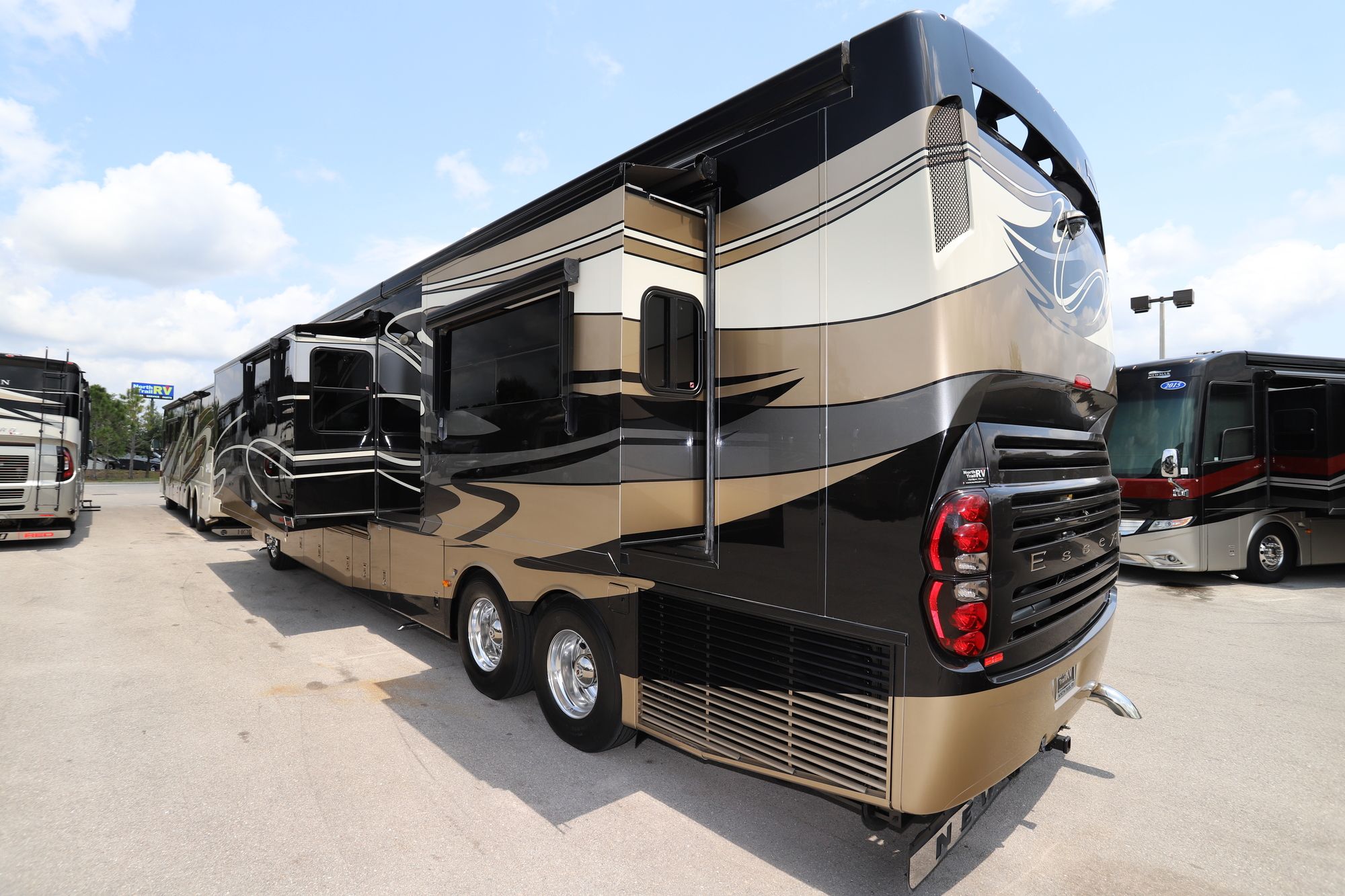 Used 2014 Newmar Essex 4557 Class A  For Sale