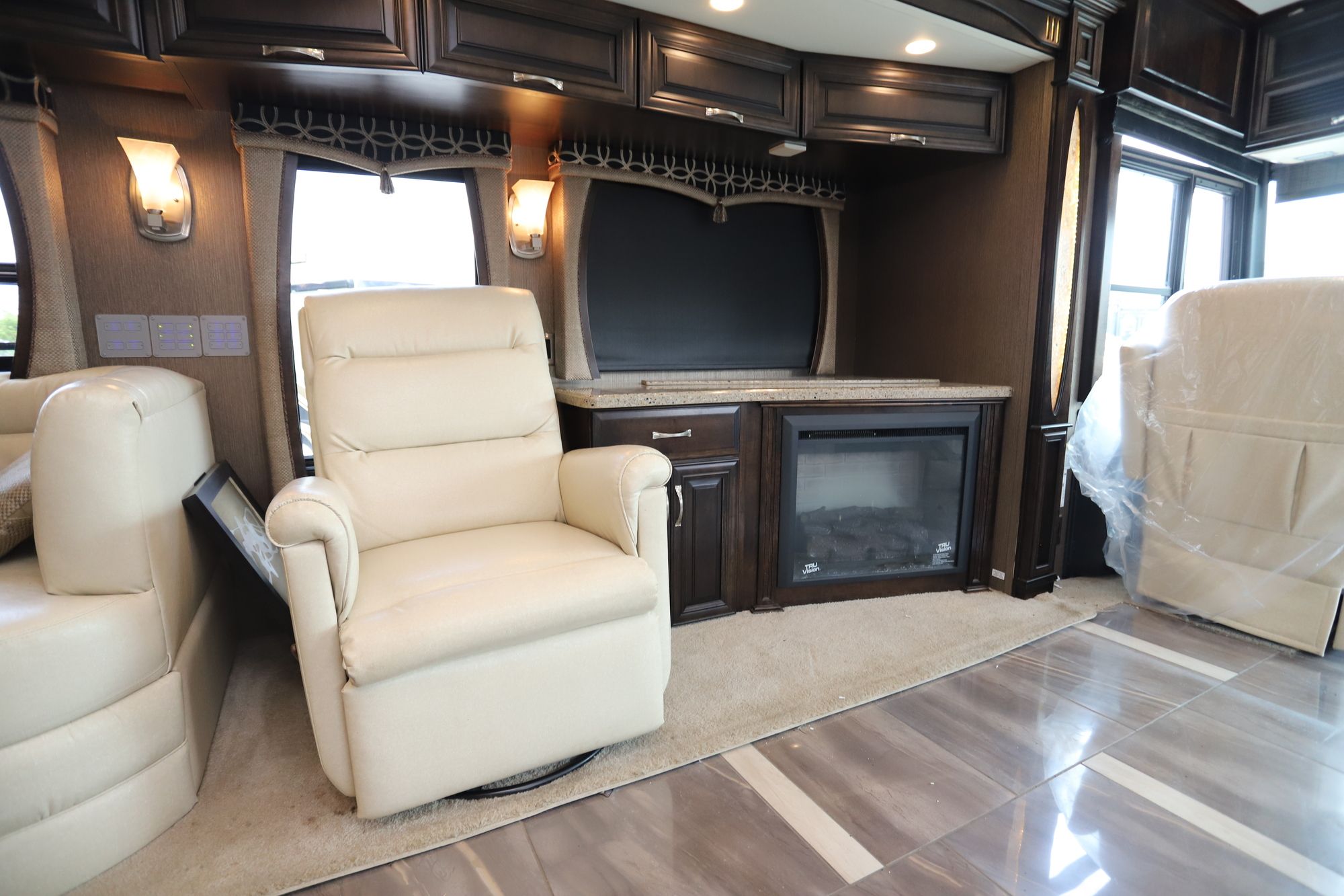 Used 2014 Newmar Mountain Aire 4361 Class A  For Sale