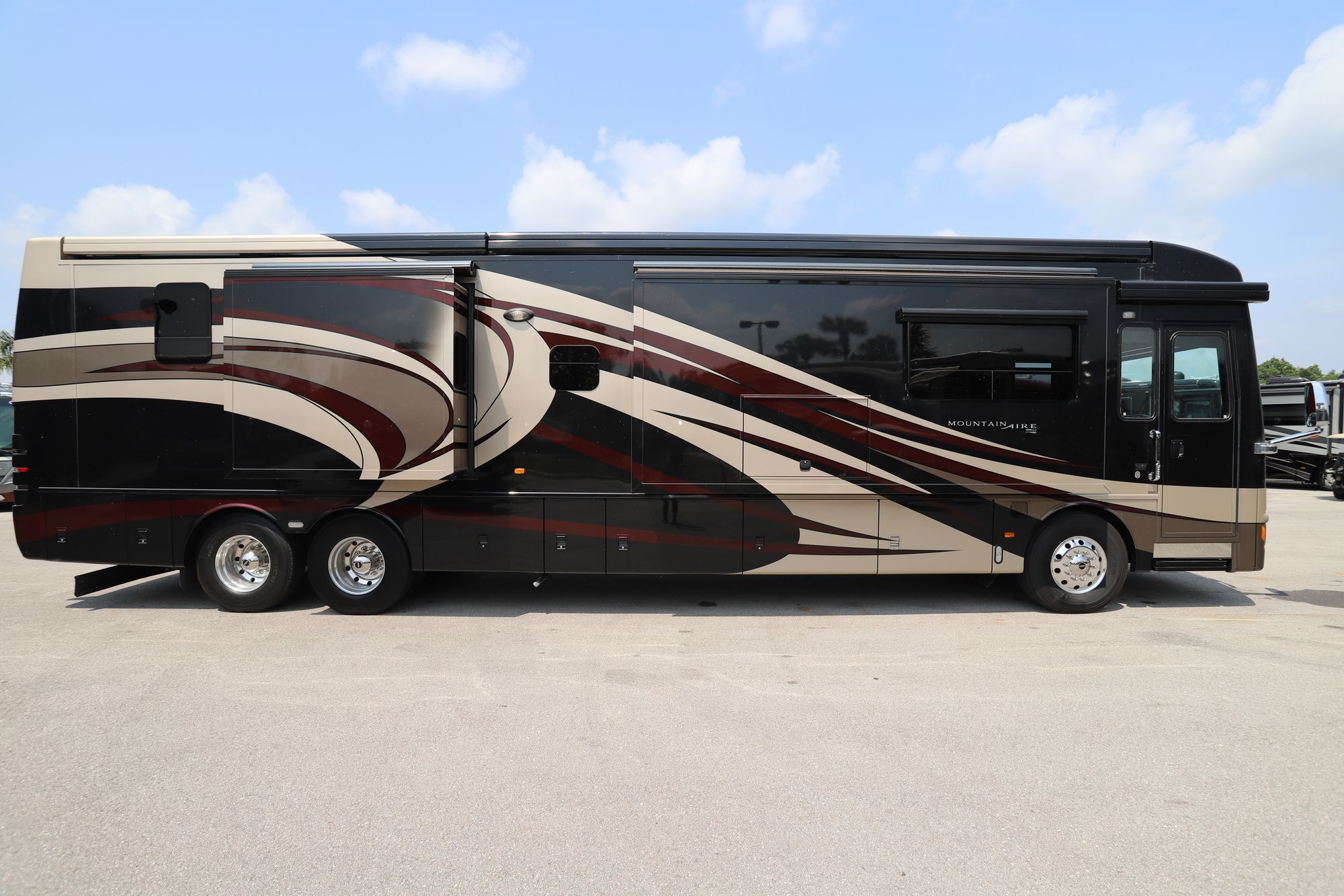 Used 2014 Newmar Mountain Aire 4361 Class A  For Sale