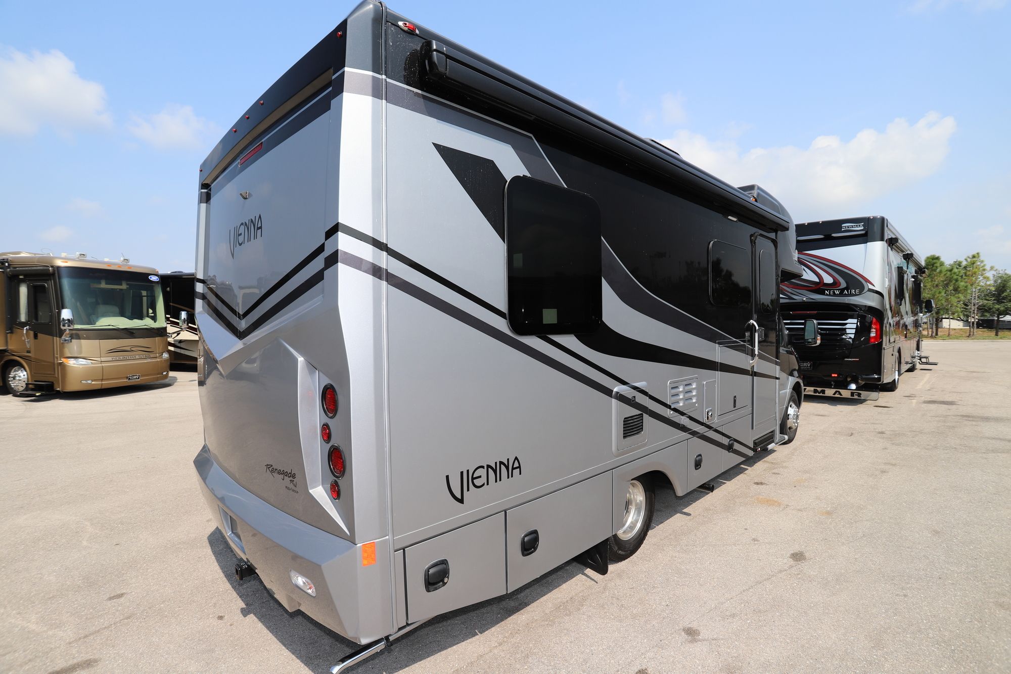 New 2020 Renegade Rv Vienna 25-V-FWC Class C  For Sale