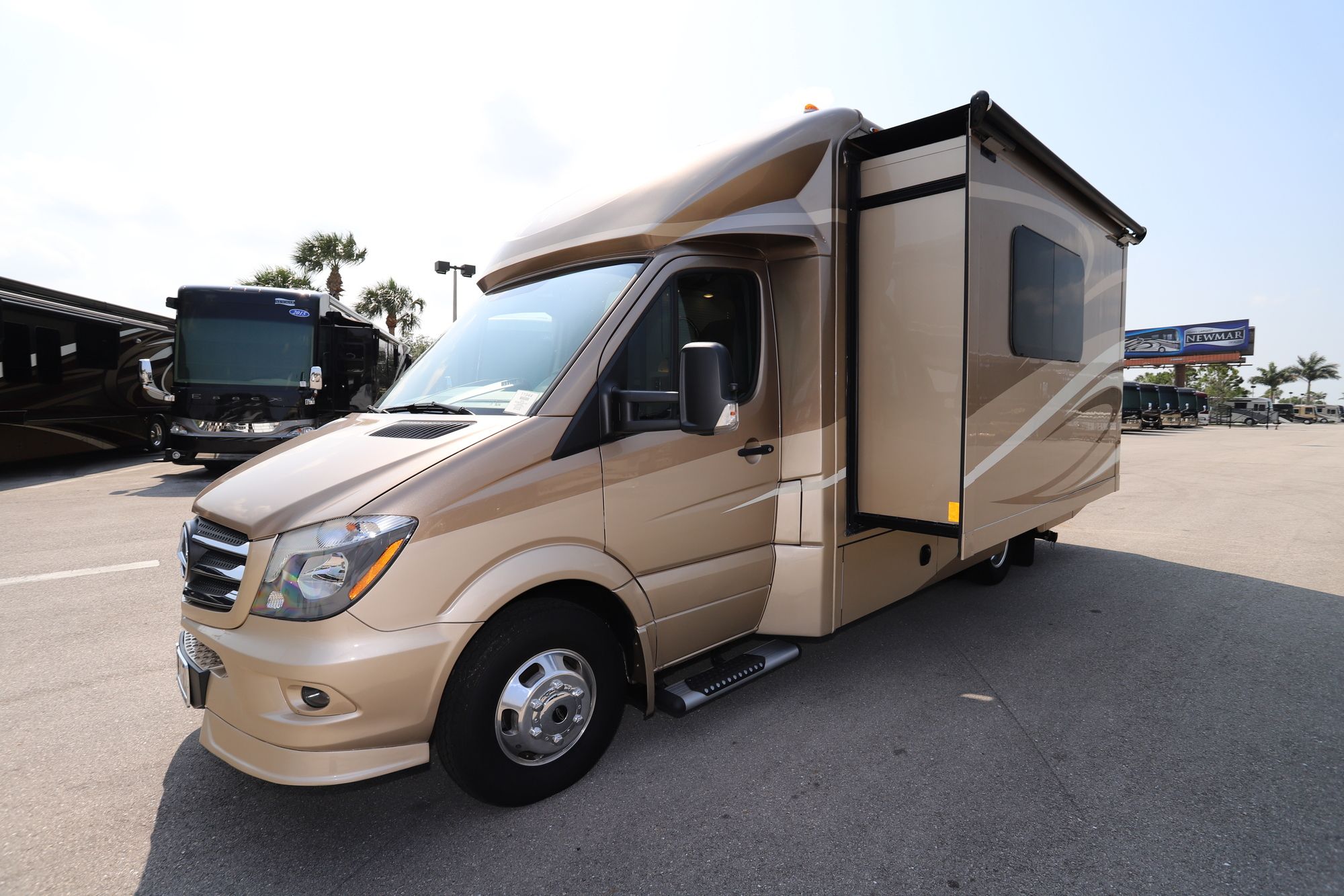 New 2019 Renegade Rv Vienna 25VUCB Class C  For Sale