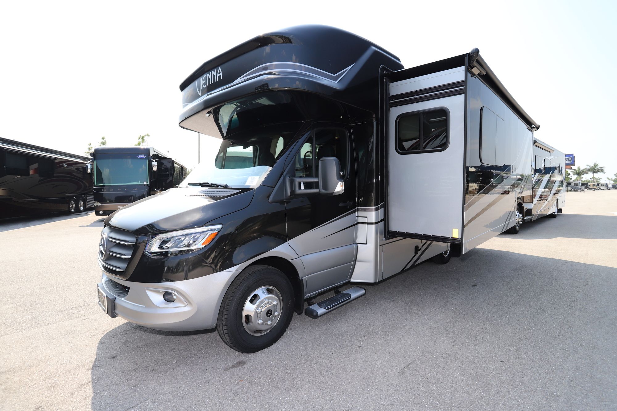 New 2020 Renegade Rv Vienna 25-V-FWC Class C  For Sale