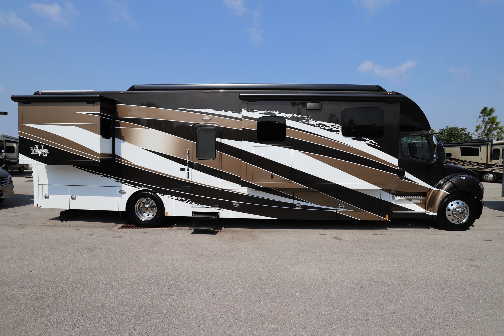 New 2020 Renegade Rv Verona Le 40LTS Super C  For Sale