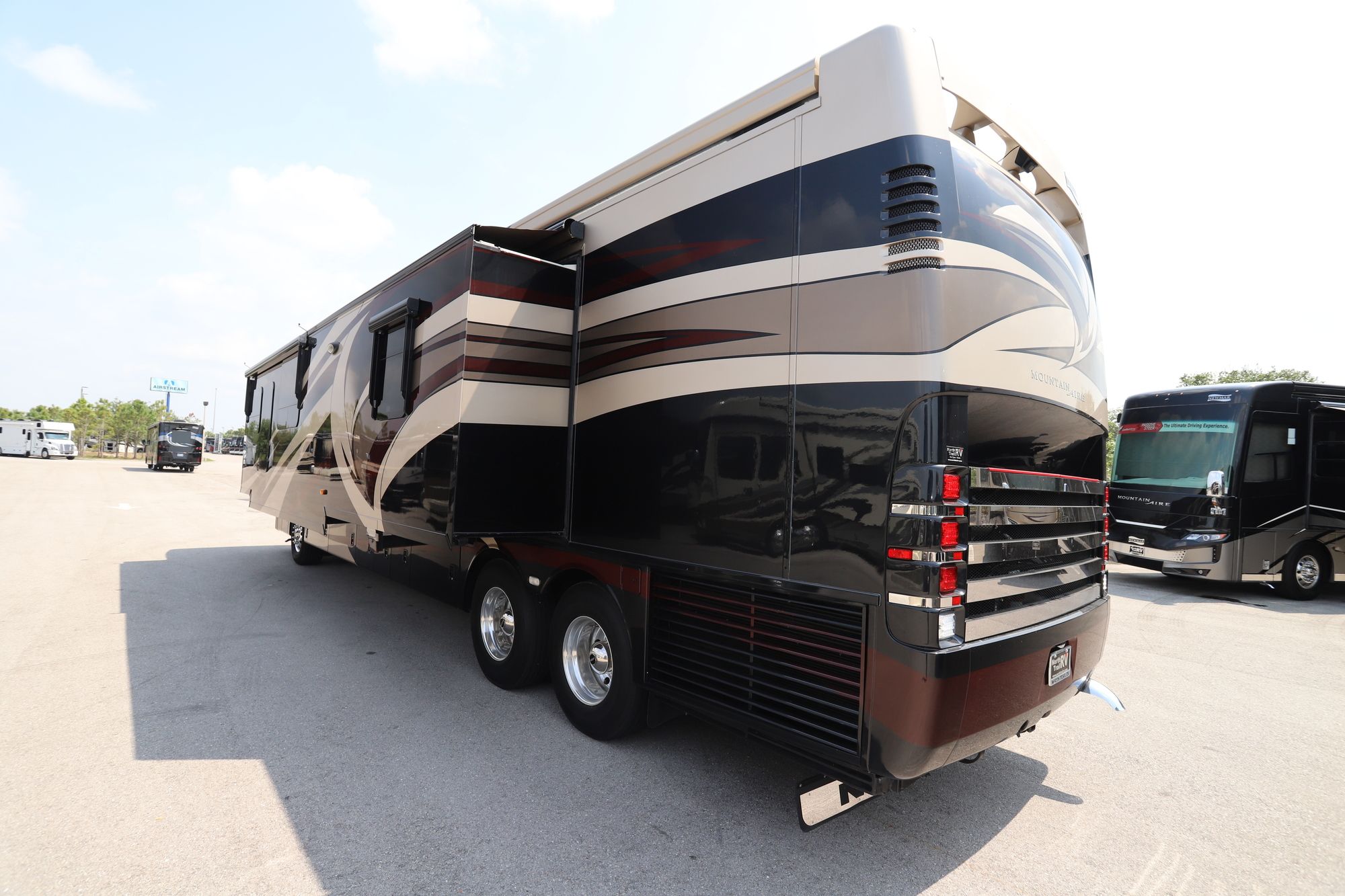 Used 2014 Newmar Mountain Aire 4361 Class A  For Sale