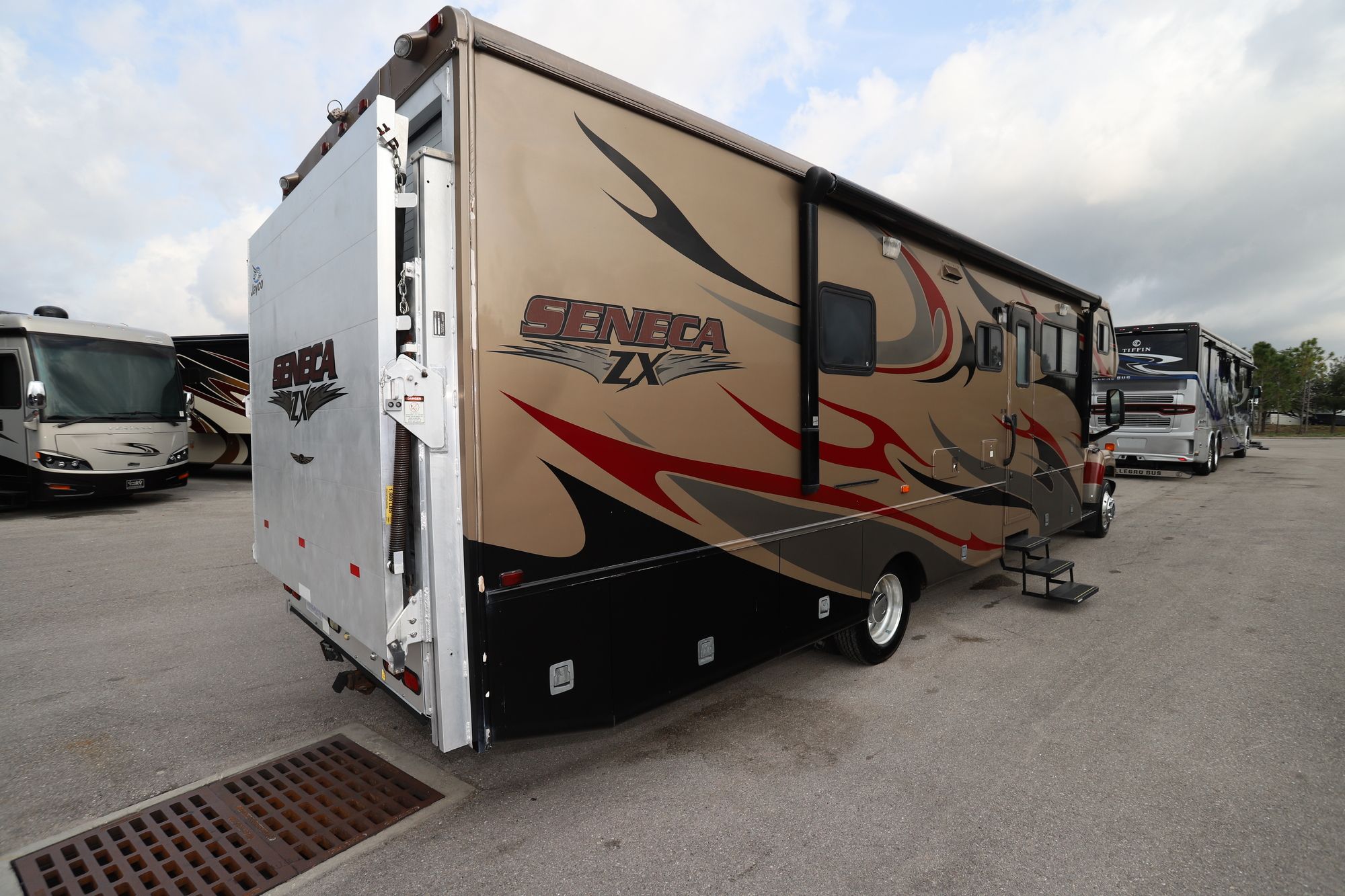 Used 2008 Jayco Seneca 35TM Class C  For Sale