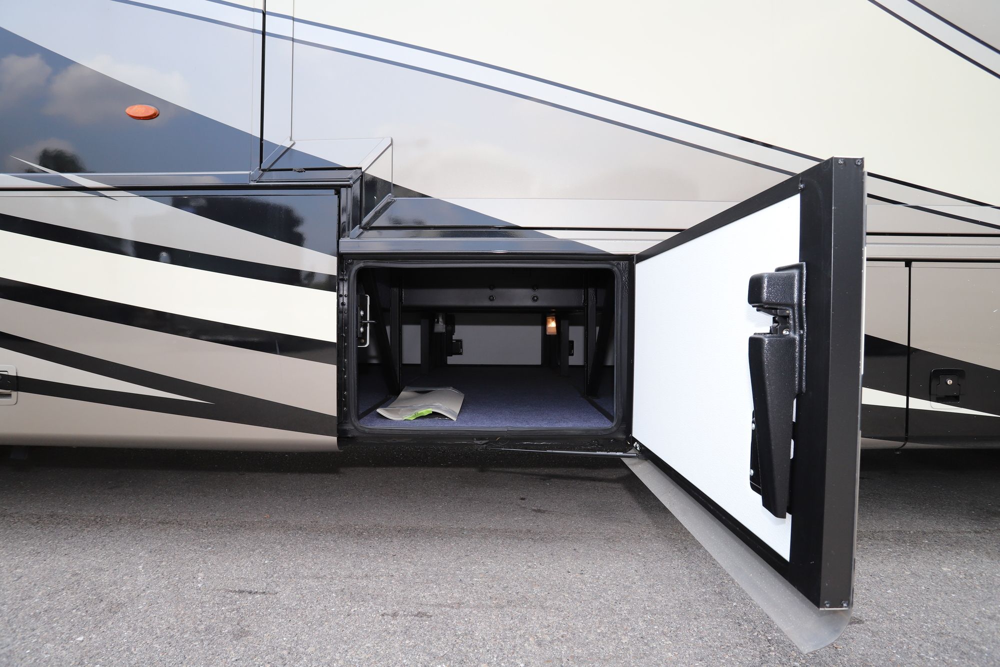 New 2019 Newmar Ventana Le 4002 Class A  For Sale