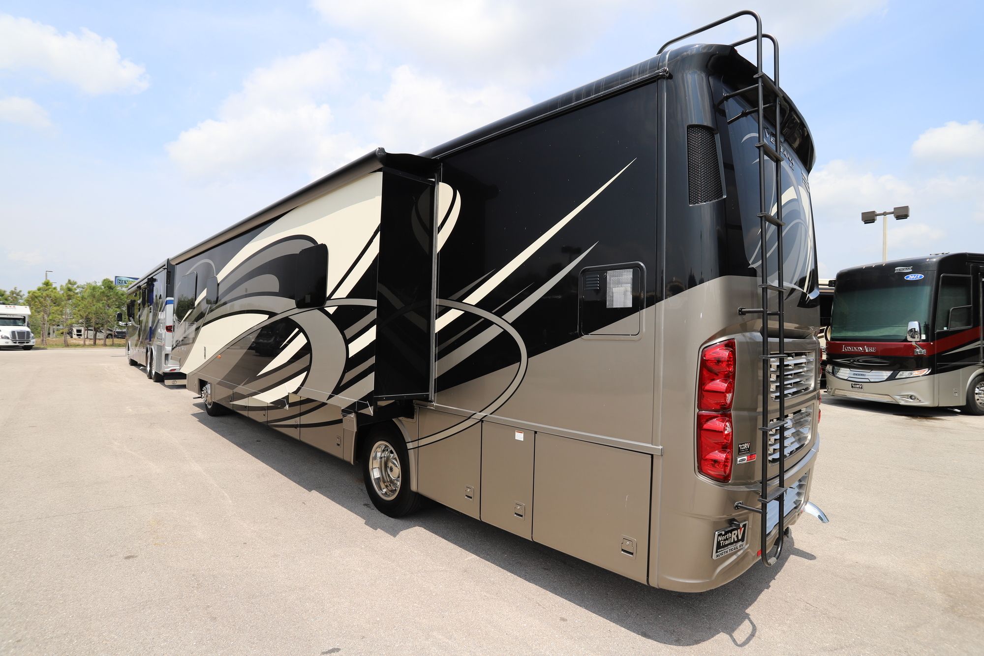 New 2019 Newmar Ventana Le 4002 Class A  For Sale