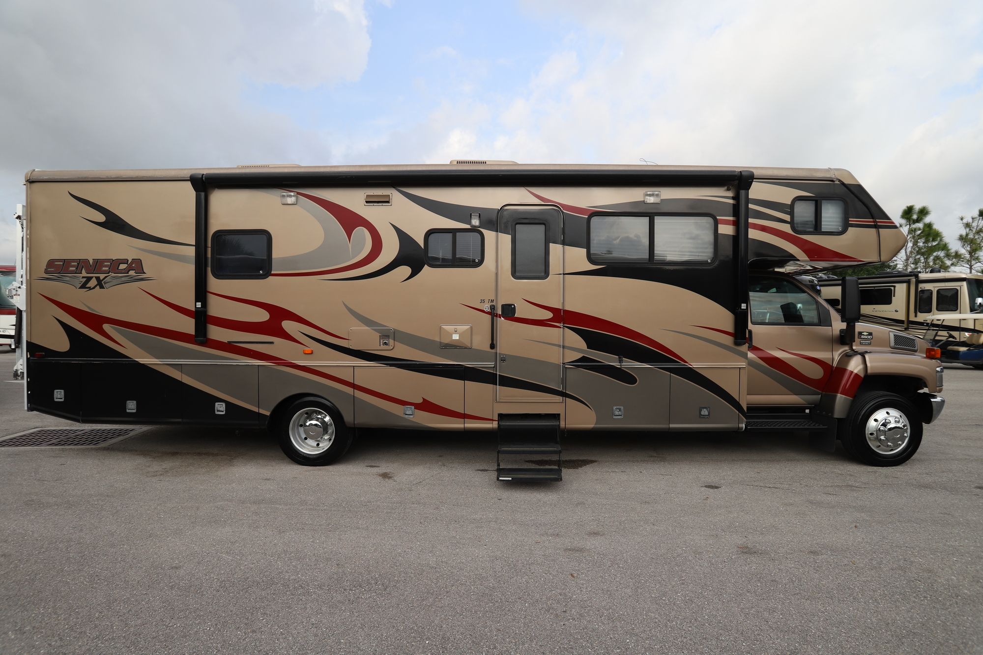 Used 2008 Jayco Seneca 35TM Class C  For Sale