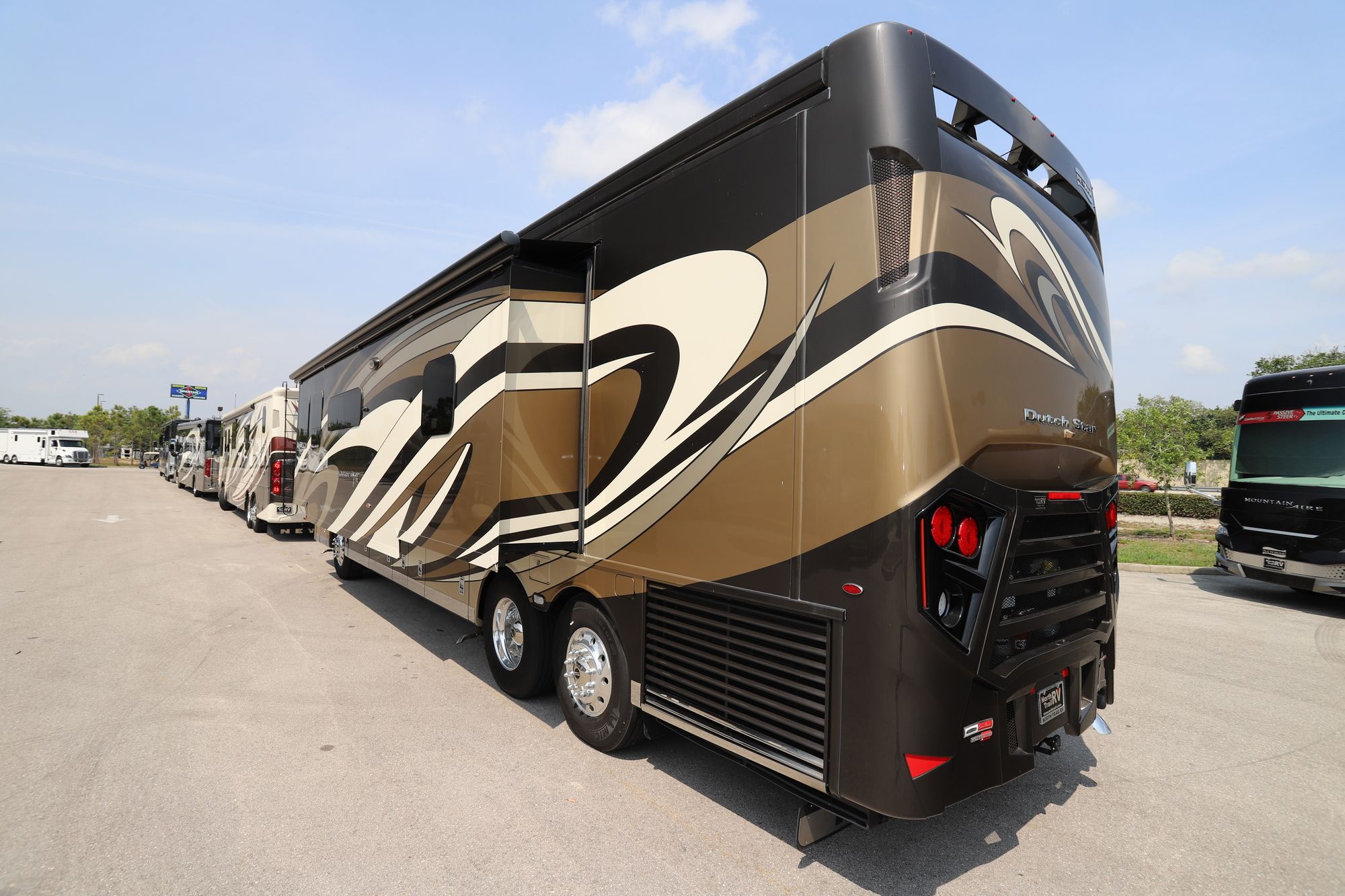New 2019 Newmar Dutch Star 4002 Class A  For Sale
