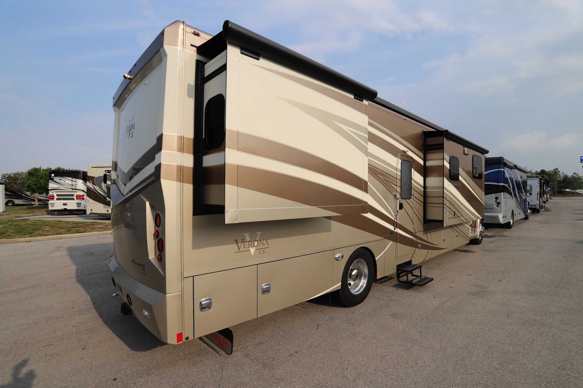 New 2019 Renegade Rv Verona Le 40LTS Super C  For Sale