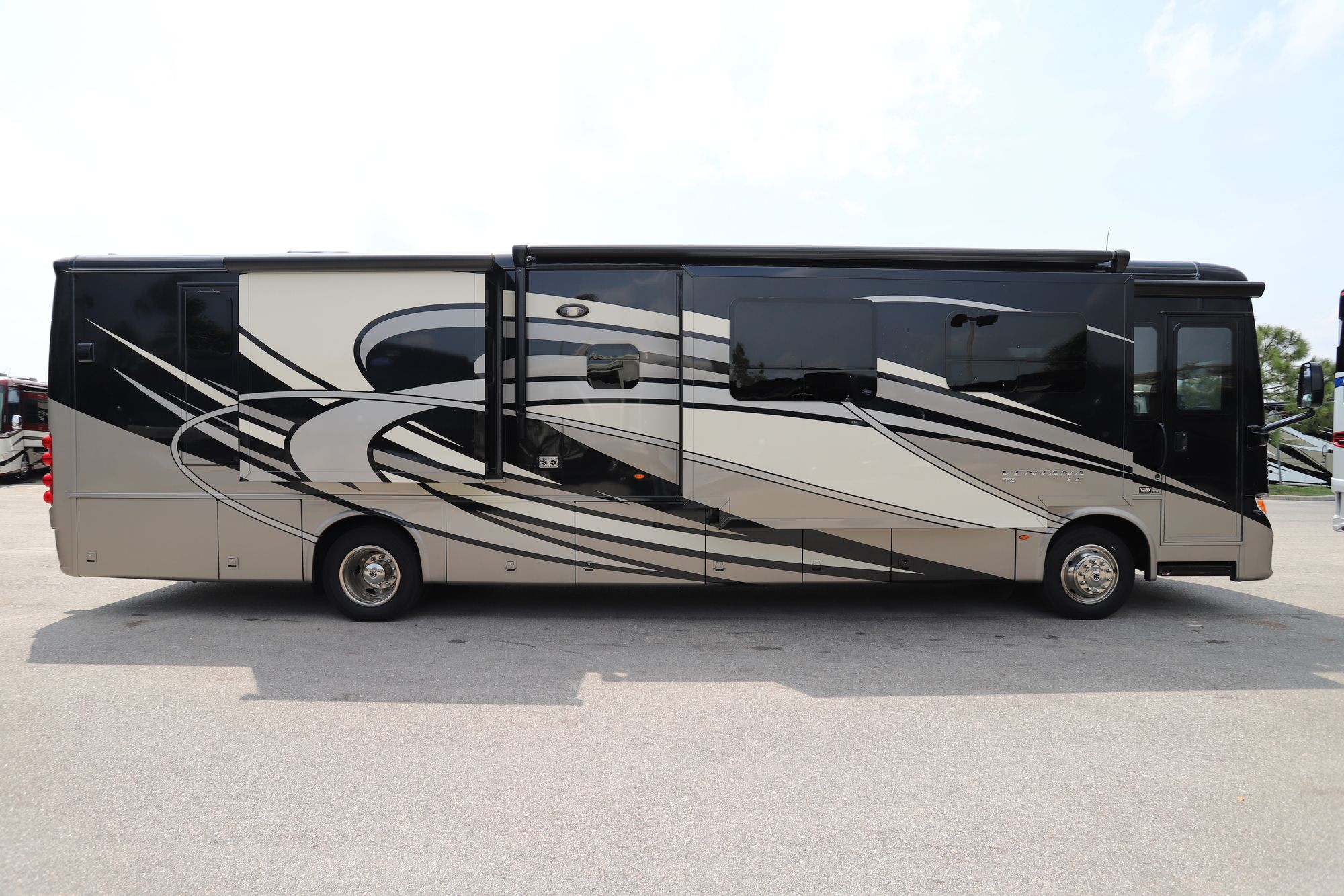 New 2019 Newmar Ventana Le 4002 Class A  For Sale