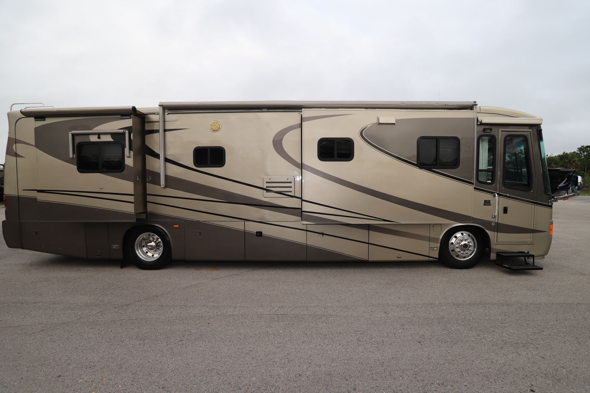 Used 2004 Travel Supreme Supreme 38DS04 Class A  For Sale