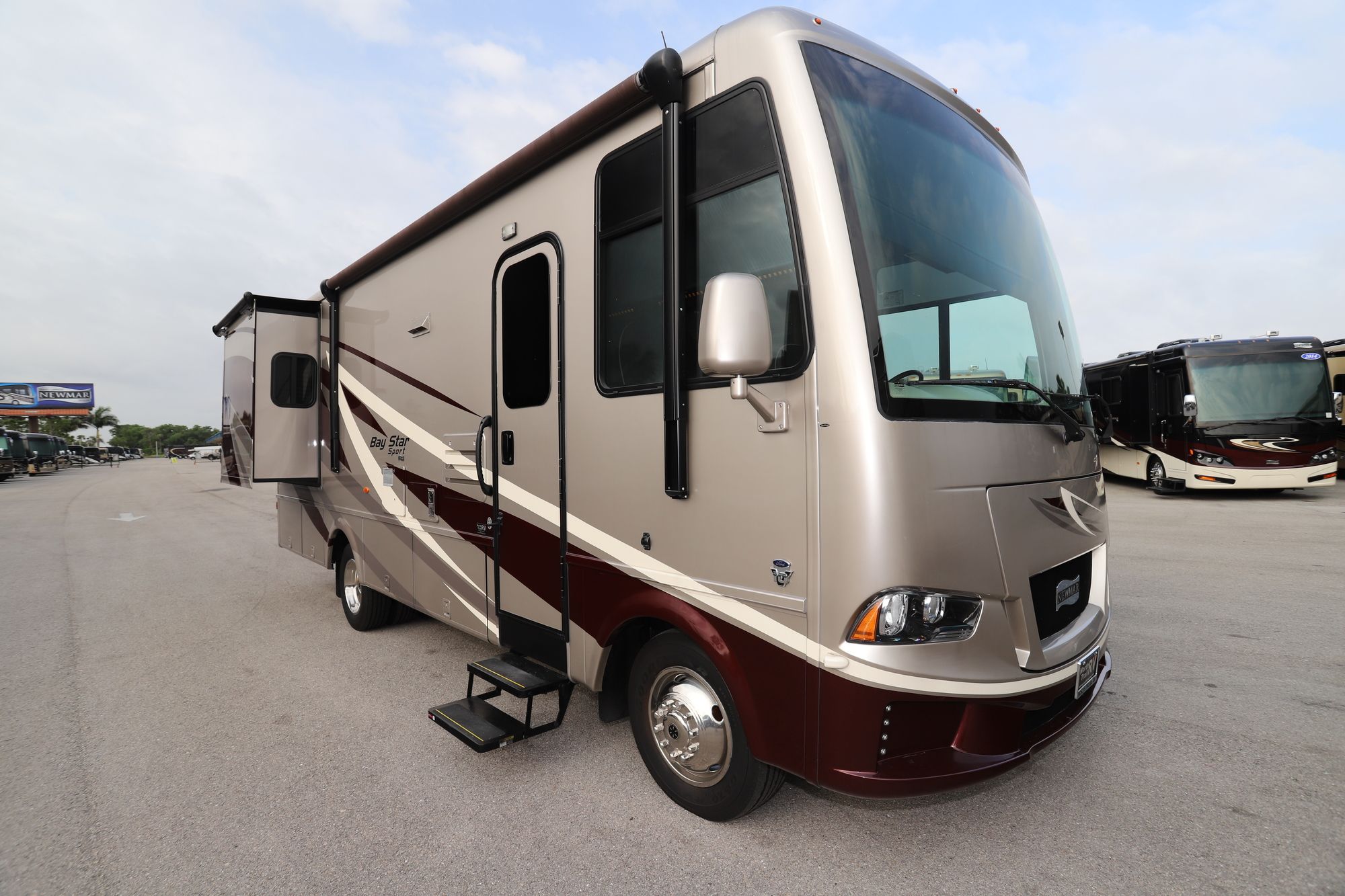 New 2019 Newmar Bay Star Sport 2702 Class A  For Sale