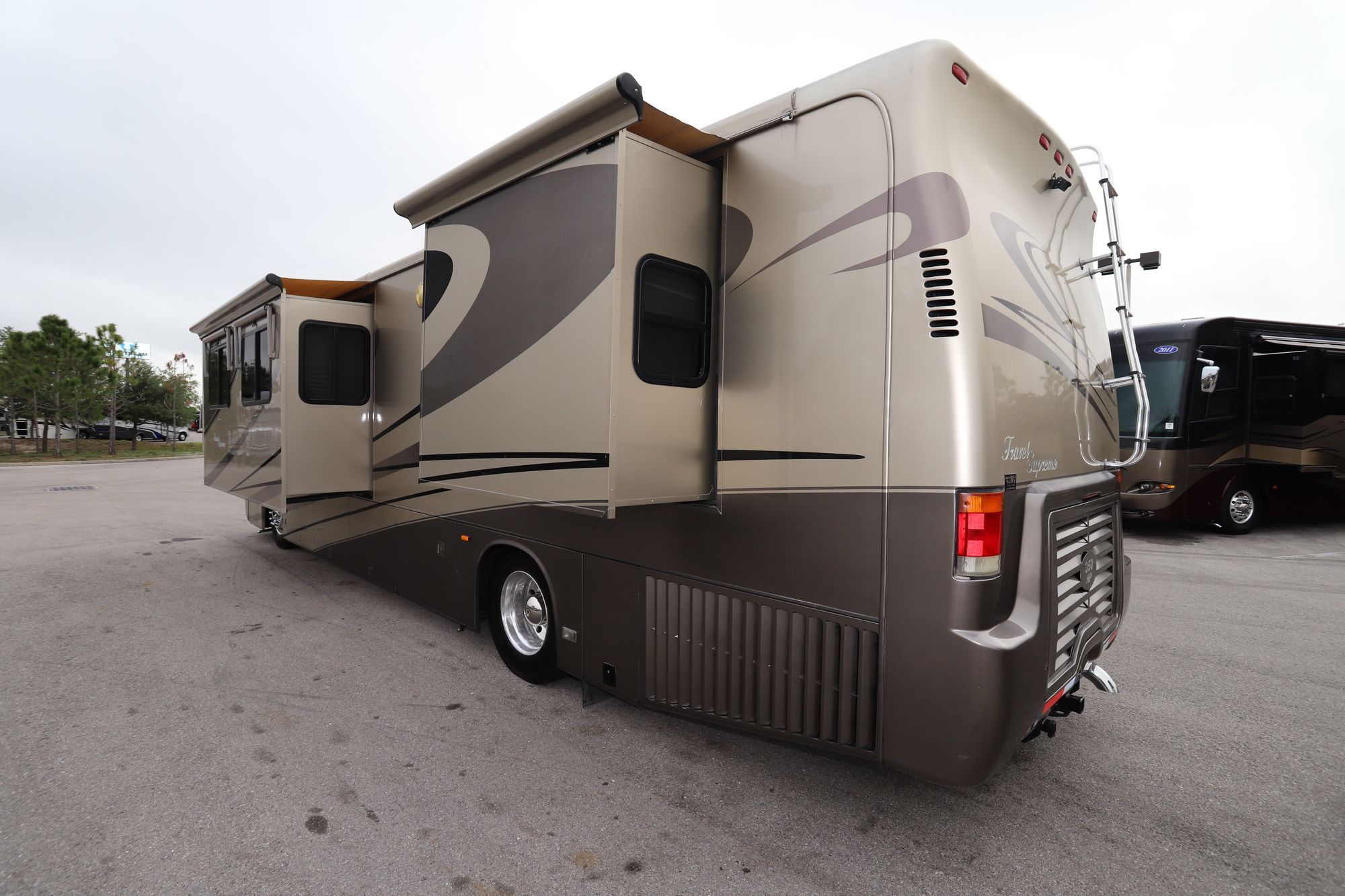 Used 2004 Travel Supreme Supreme 38DS04 Class A  For Sale