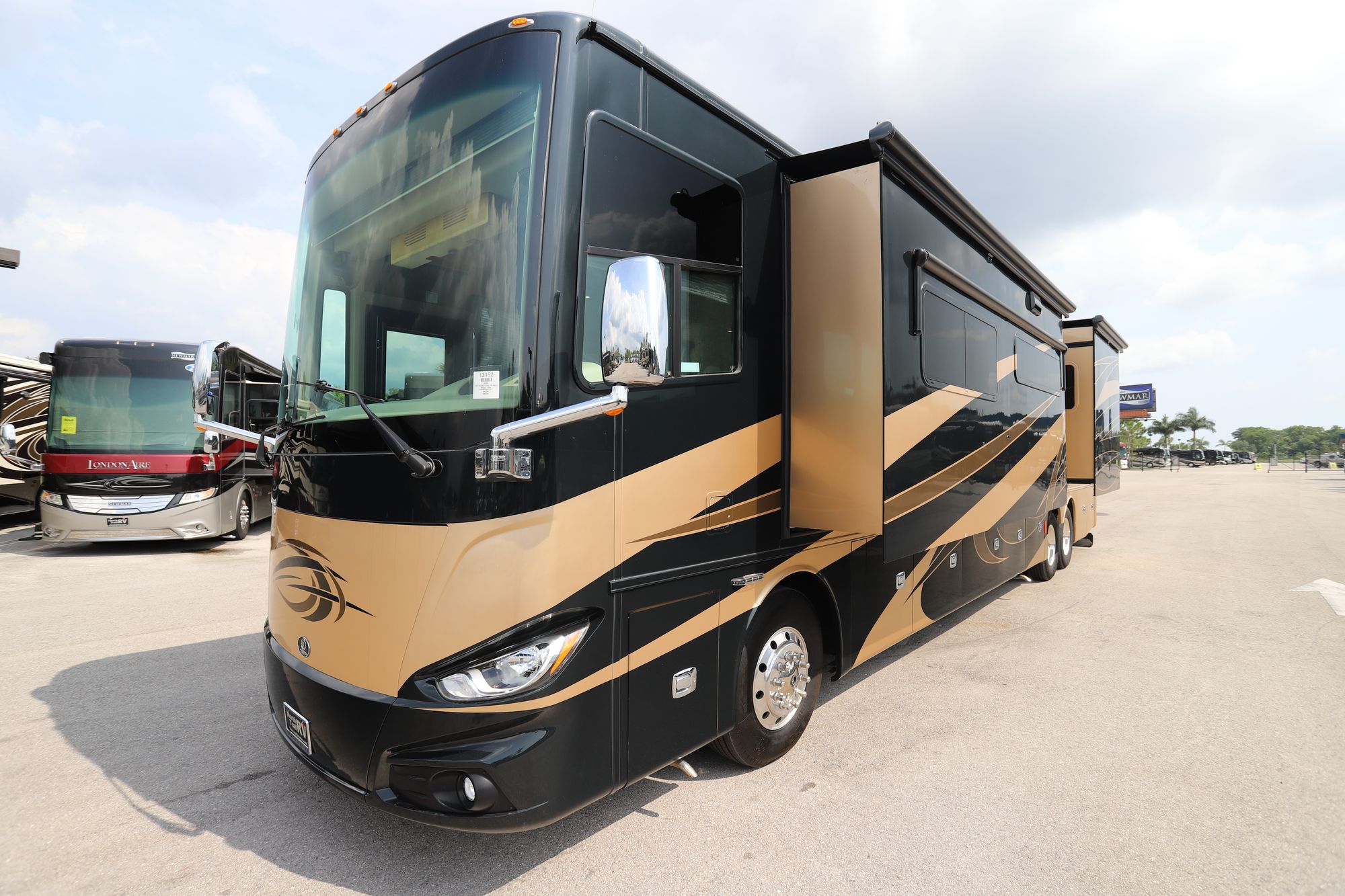 New 2019 Tiffin Motor Homes Phaeton 44OH Class A  For Sale