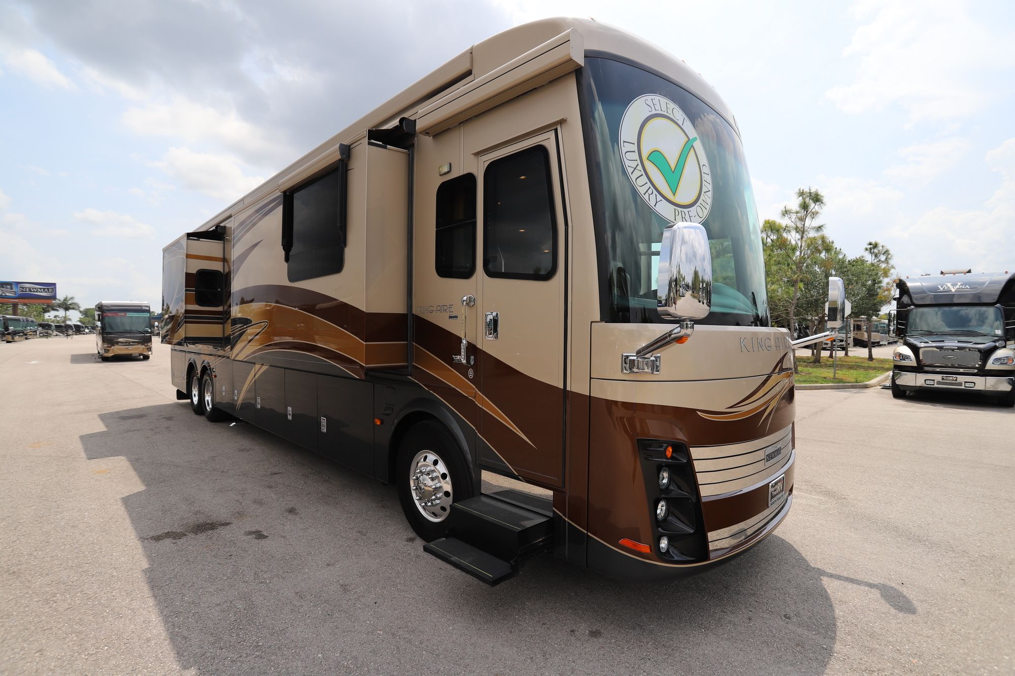 Used 2013 Newmar King Aire 4584 Class A  For Sale