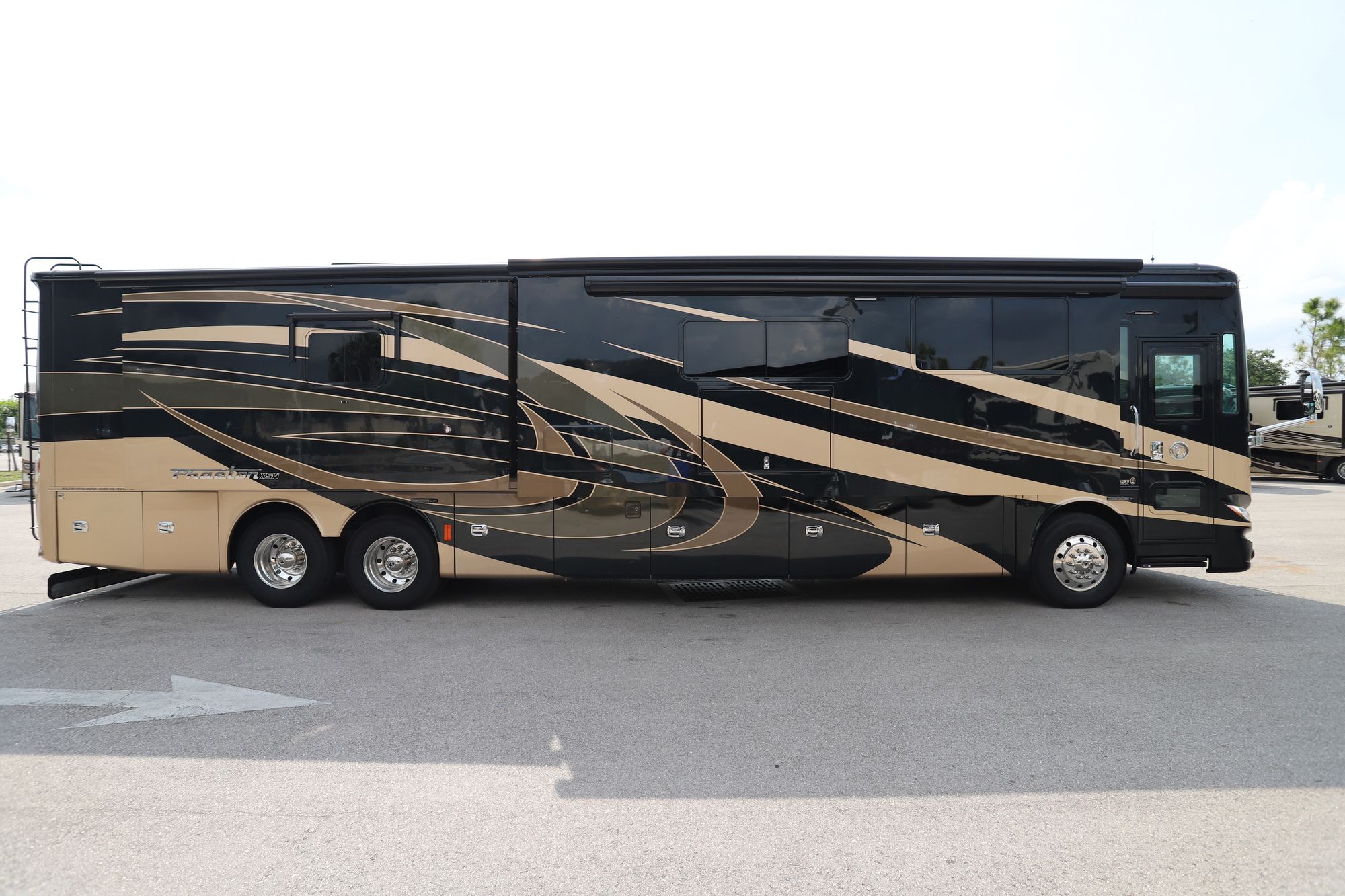 New 2019 Tiffin Motor Homes Phaeton 44OH Class A  For Sale