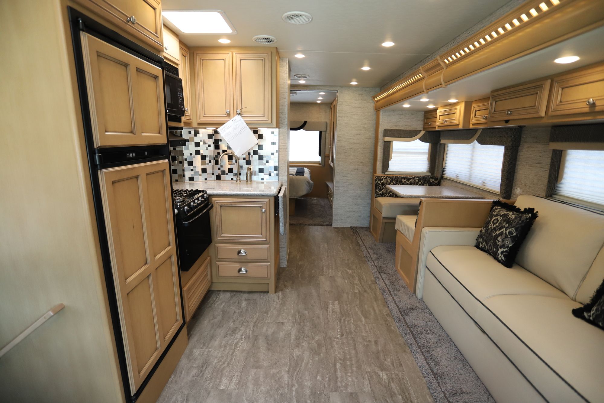 New 2019 Newmar Bay Star Sport 2702 Class A  For Sale