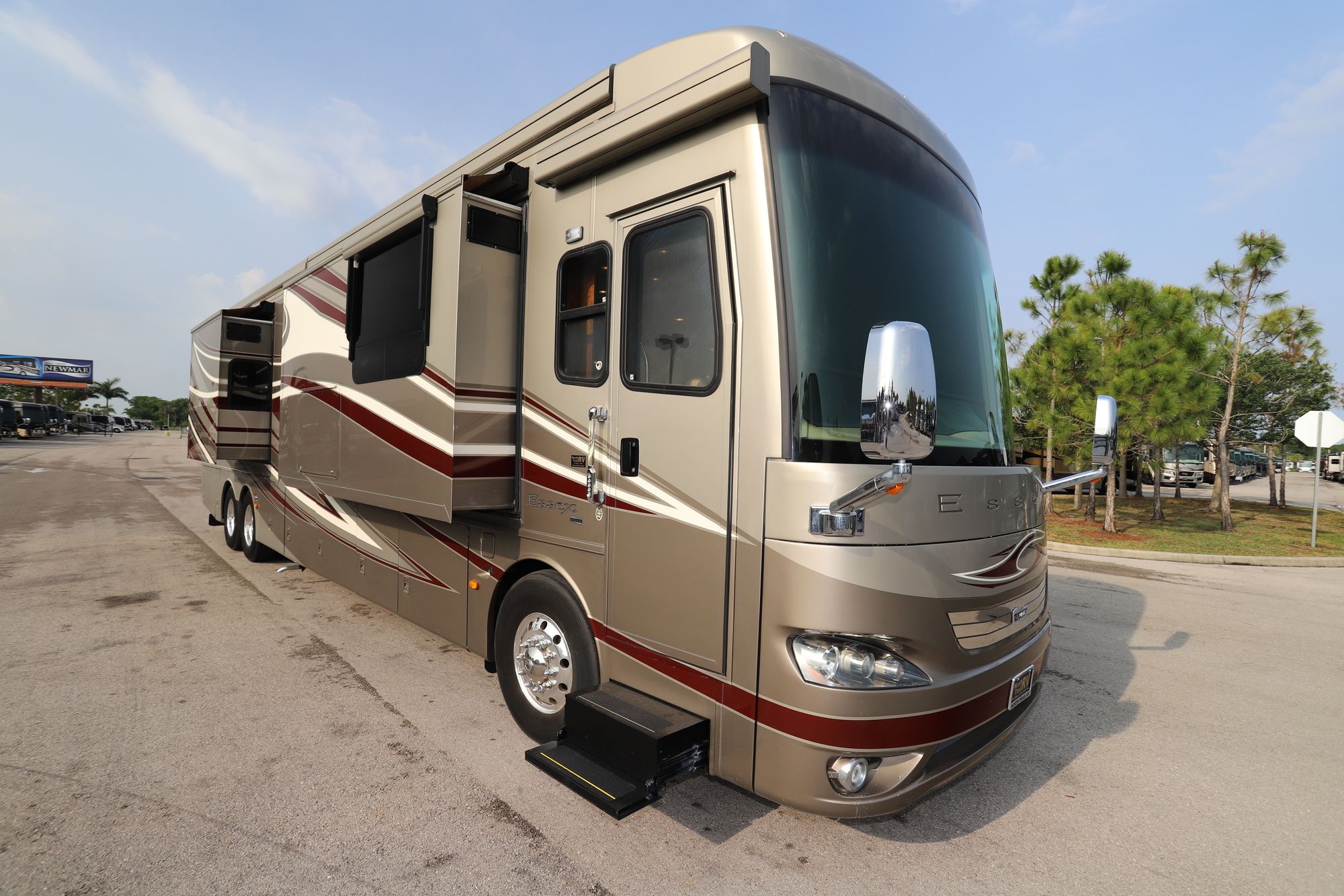 Used 2012 Newmar Essex 4544 Class A  For Sale