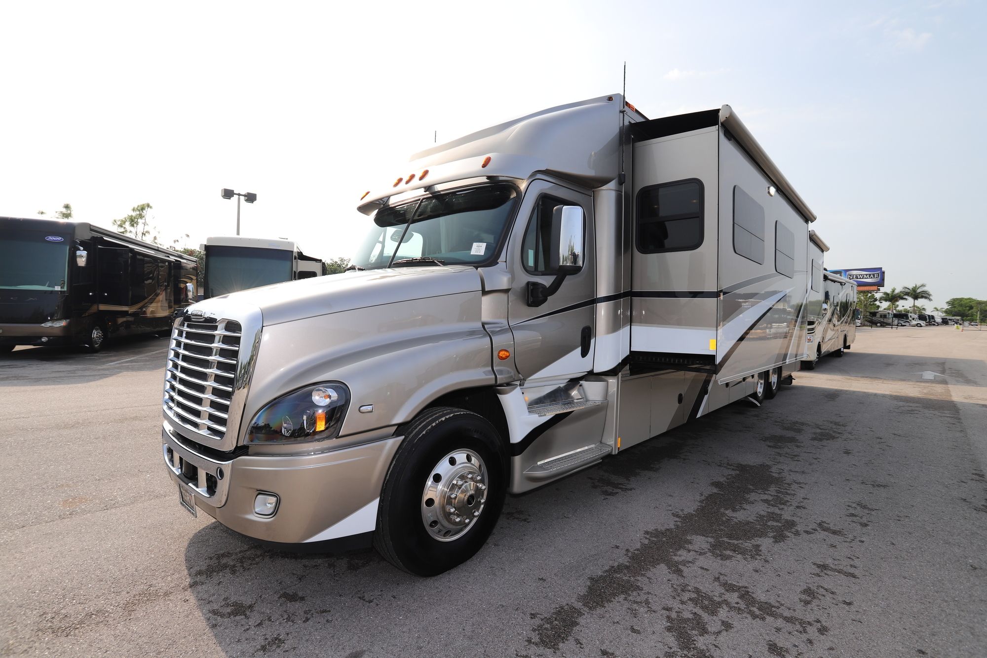 New 2019 Renegade Rv Classic 45CBH-XM Super C  For Sale