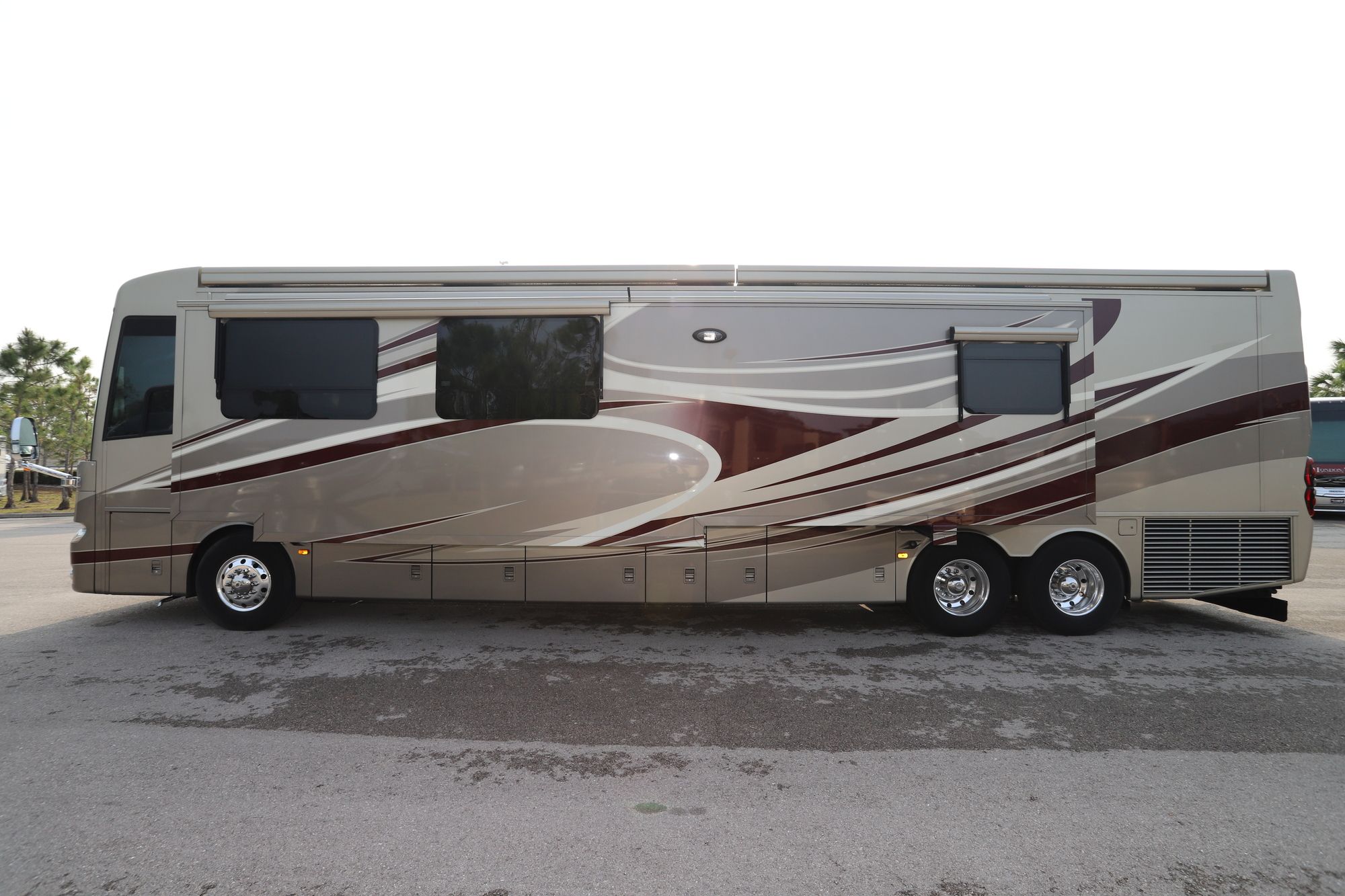 Used 2012 Newmar Essex 4544 Class A  For Sale