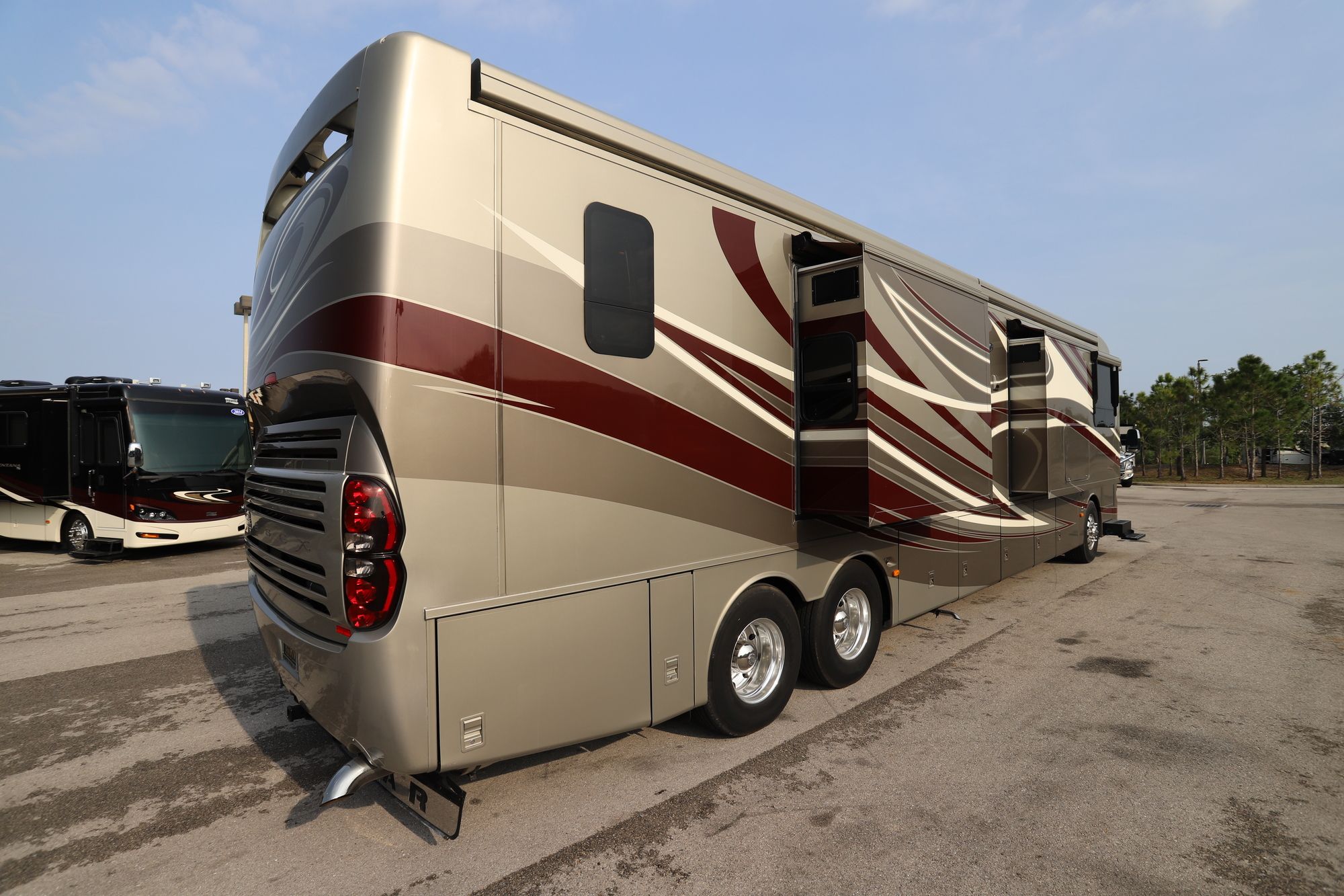 Used 2012 Newmar Essex 4544 Class A  For Sale