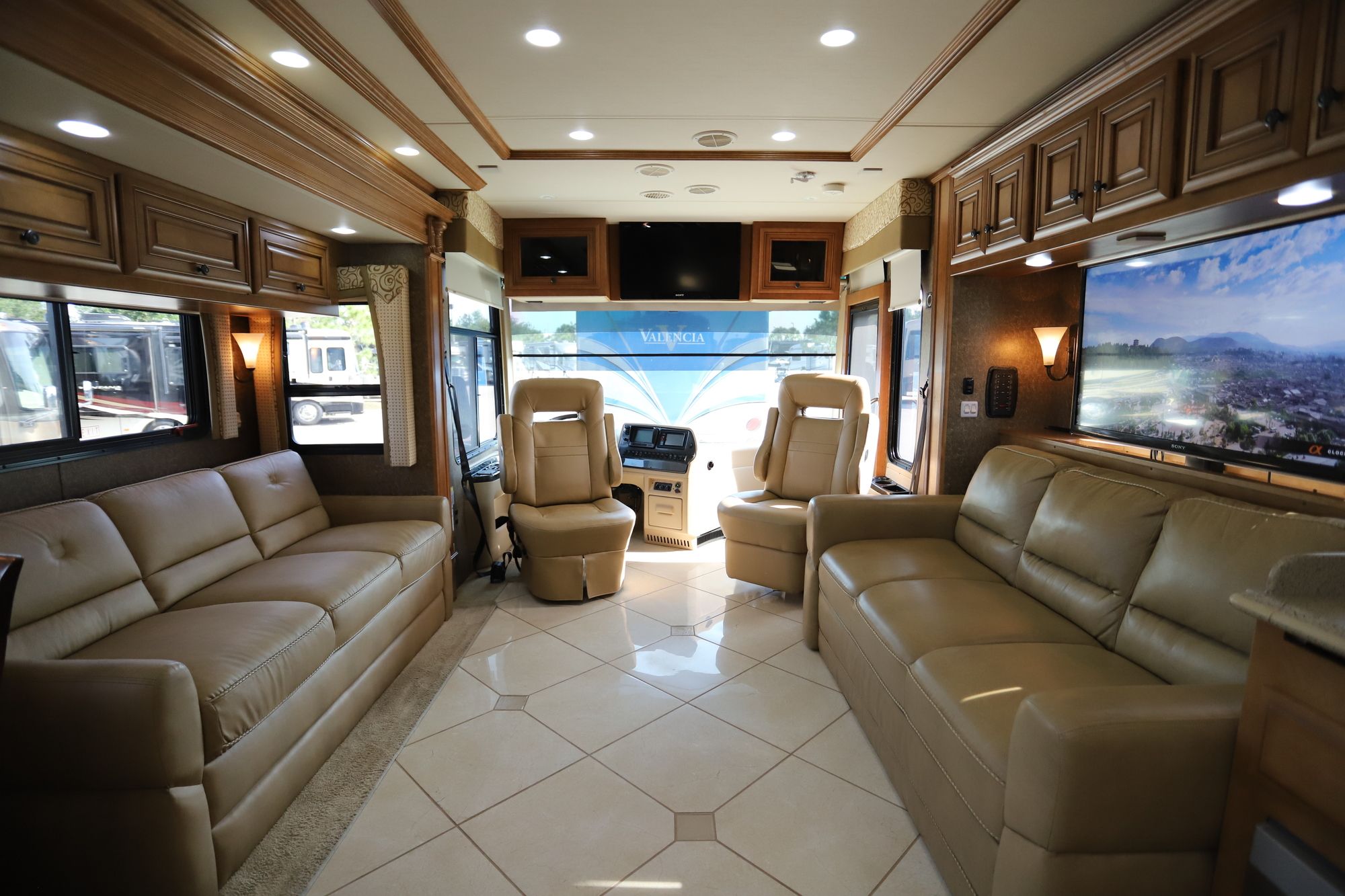 Used 2013 Newmar Dutch Star 4338 Class A  For Sale