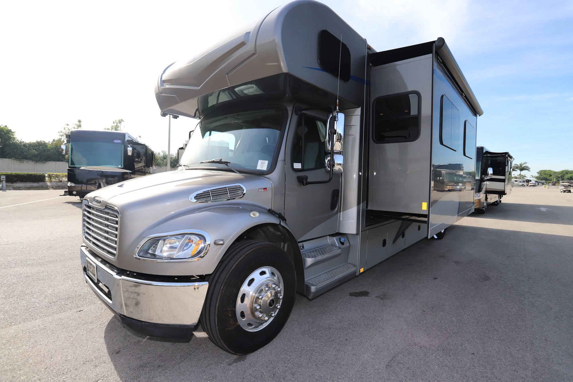 New 2019 Renegade Rv Valencia BUNKS Super C  For Sale