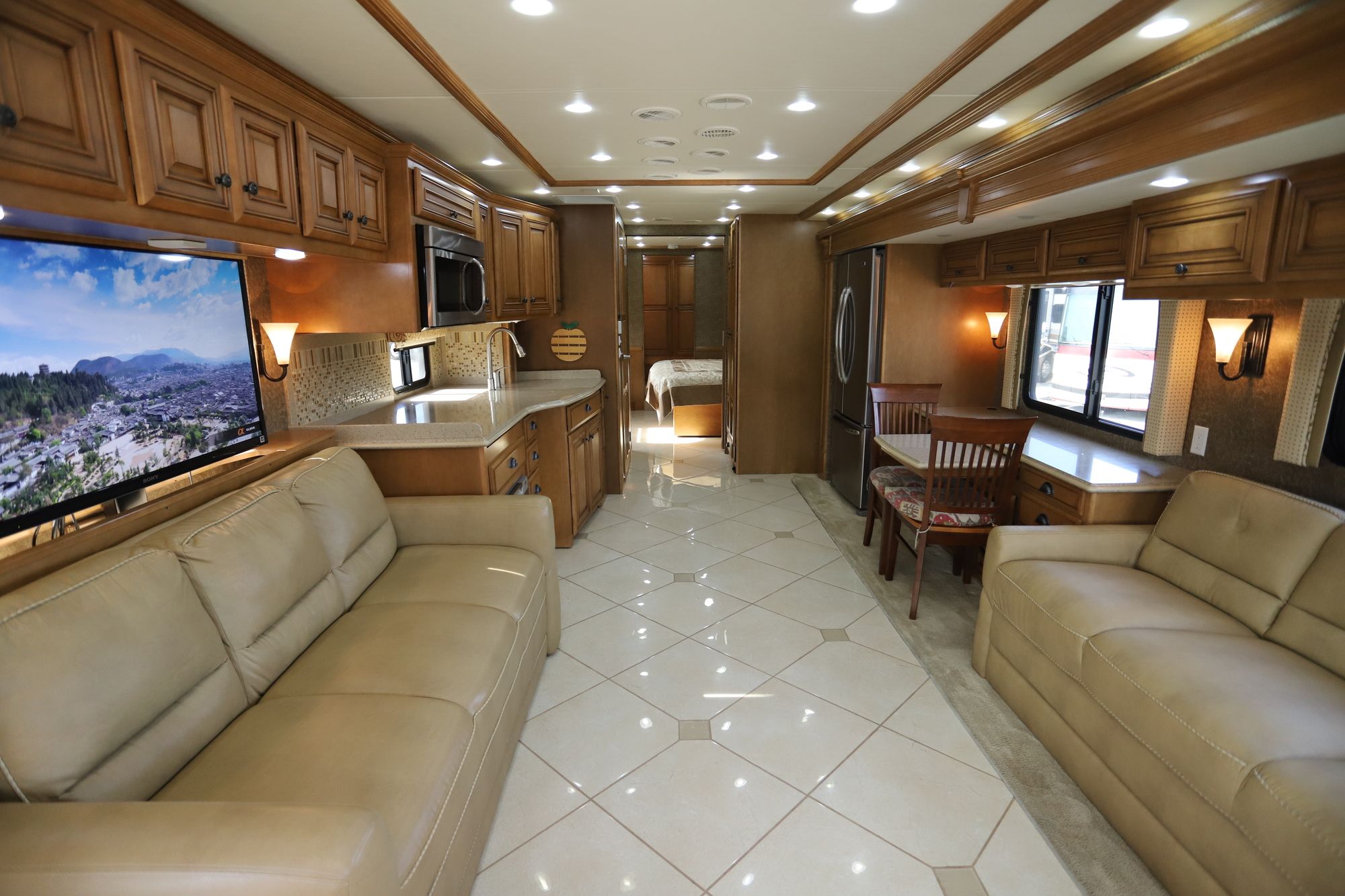 Used 2013 Newmar Dutch Star 4338 Class A  For Sale