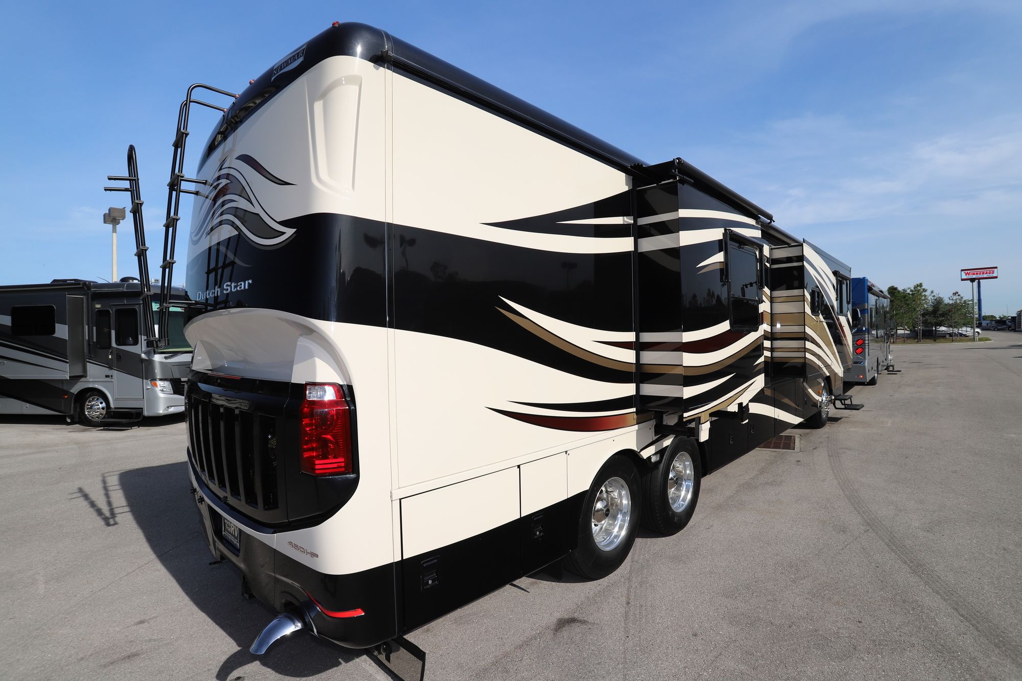 Used 2013 Newmar Dutch Star 4338 Class A  For Sale